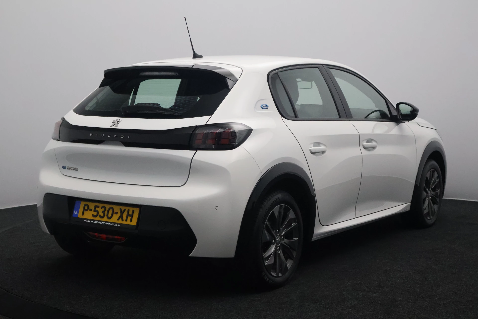 Hoofdafbeelding Peugeot e-208
