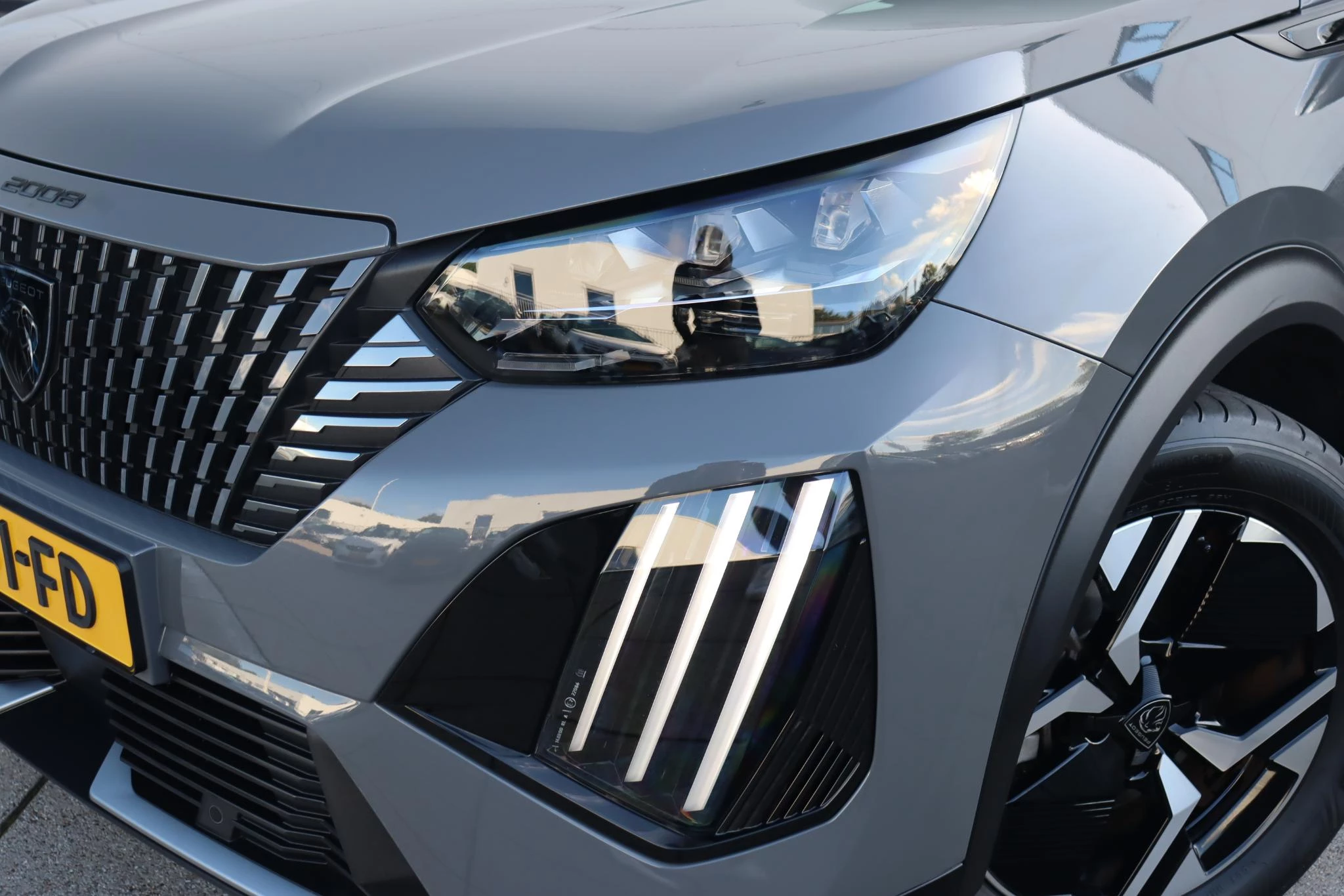 Hoofdafbeelding Peugeot e-2008