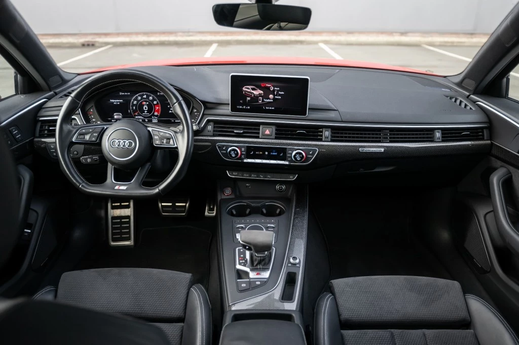 Hoofdafbeelding Audi S4