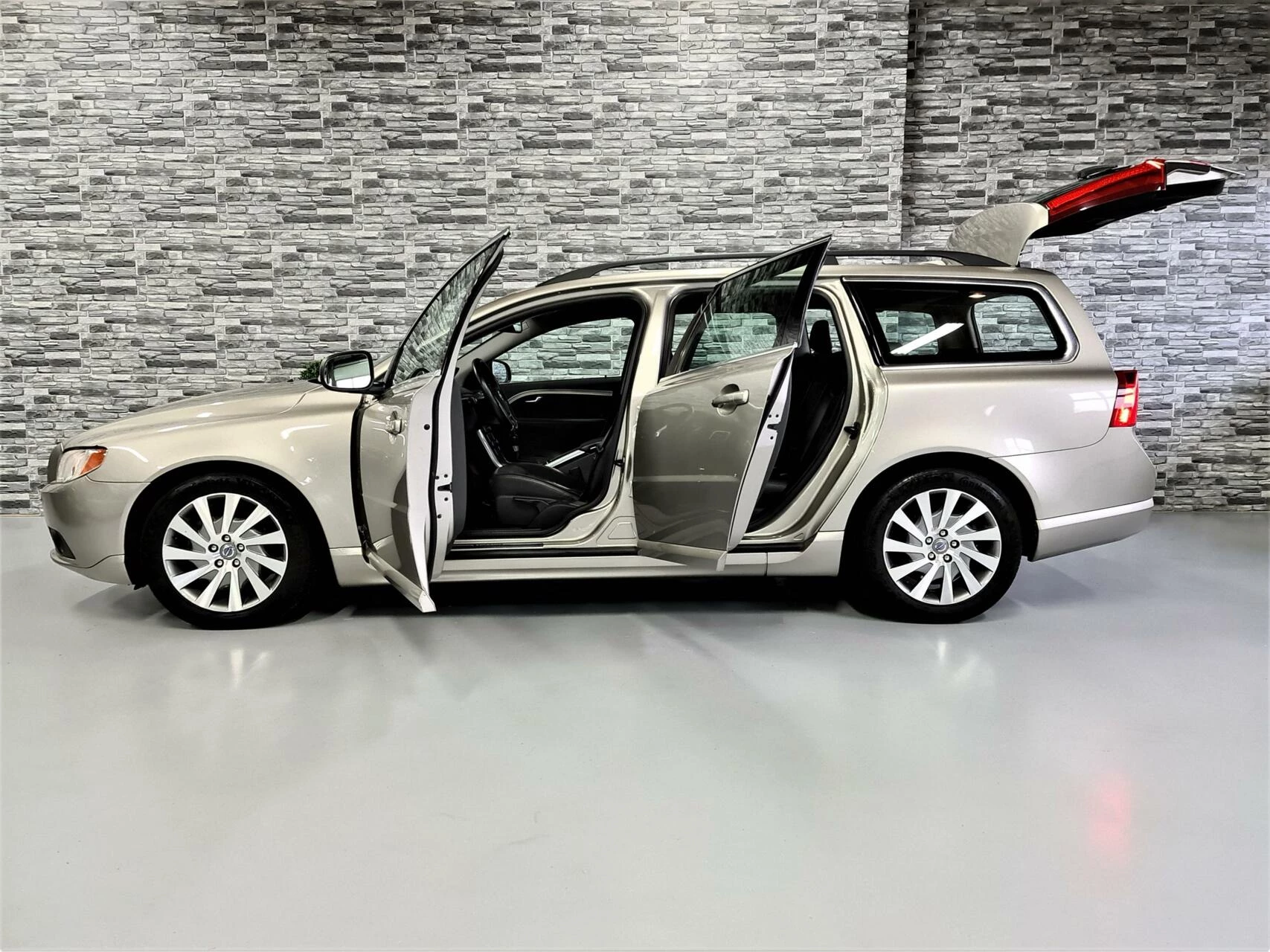 Hoofdafbeelding Volvo V70