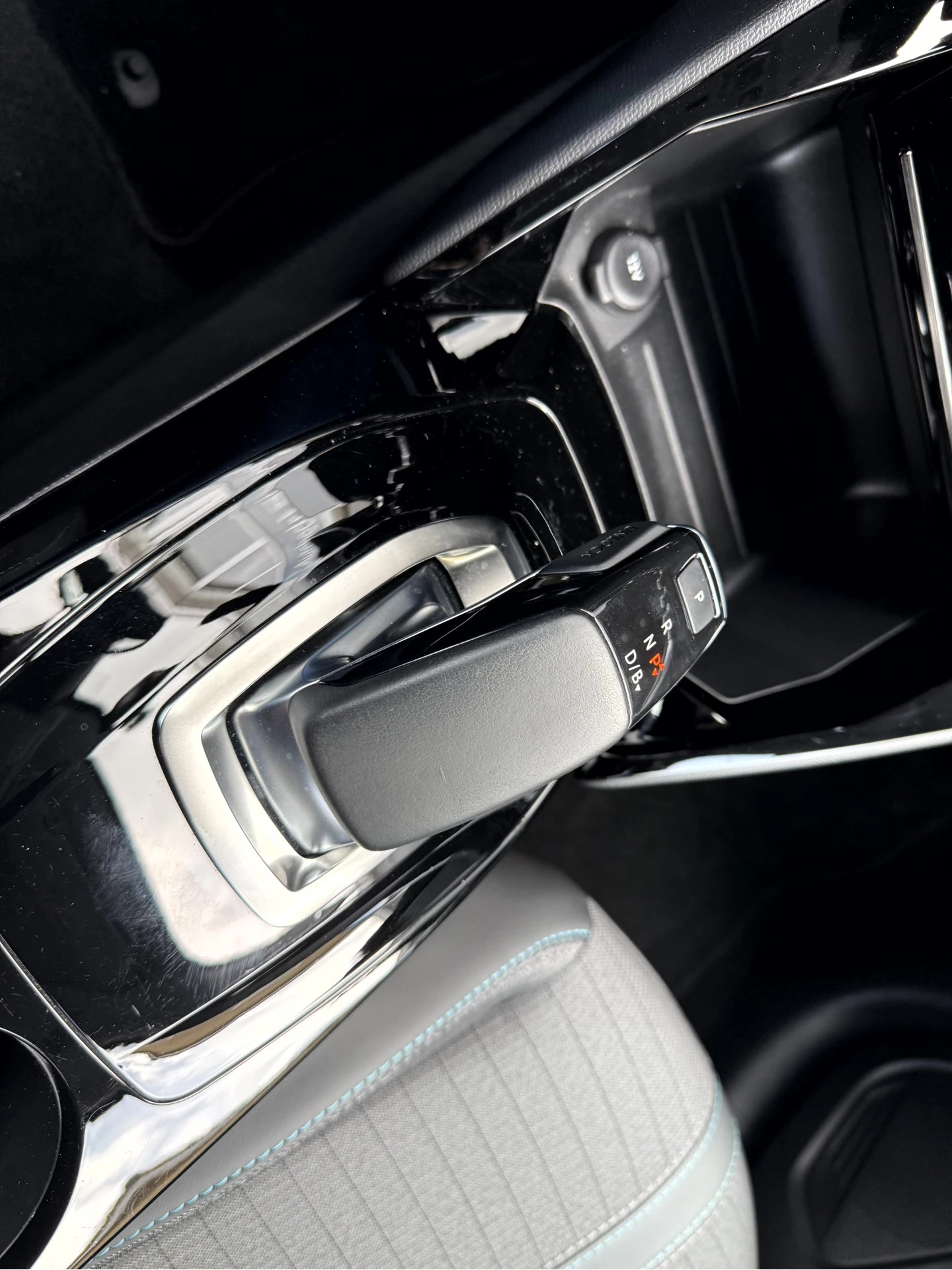 Hoofdafbeelding Peugeot e-208