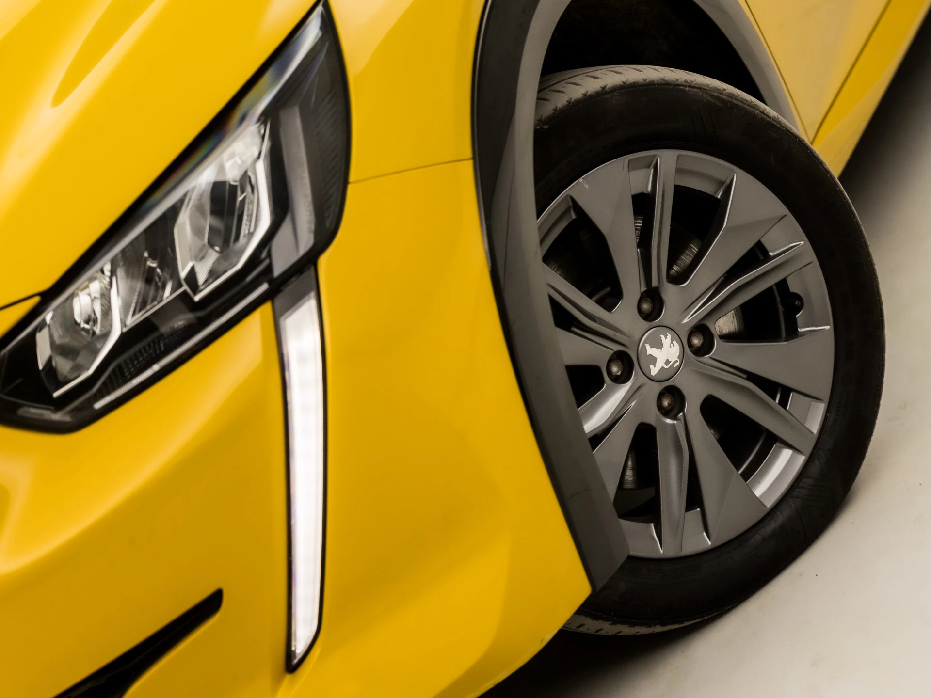 Hoofdafbeelding Peugeot e-208