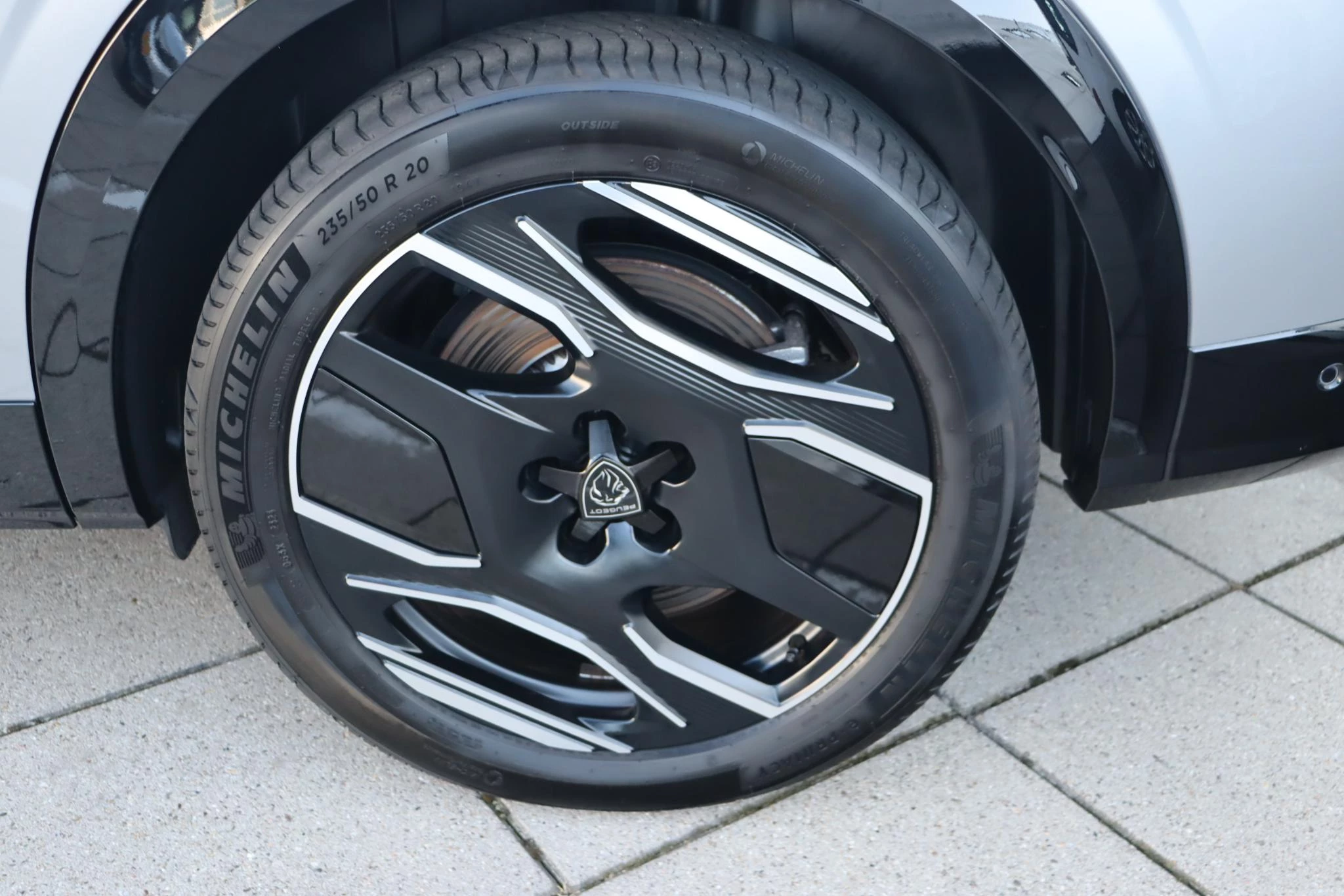 Hoofdafbeelding Peugeot e-5008
