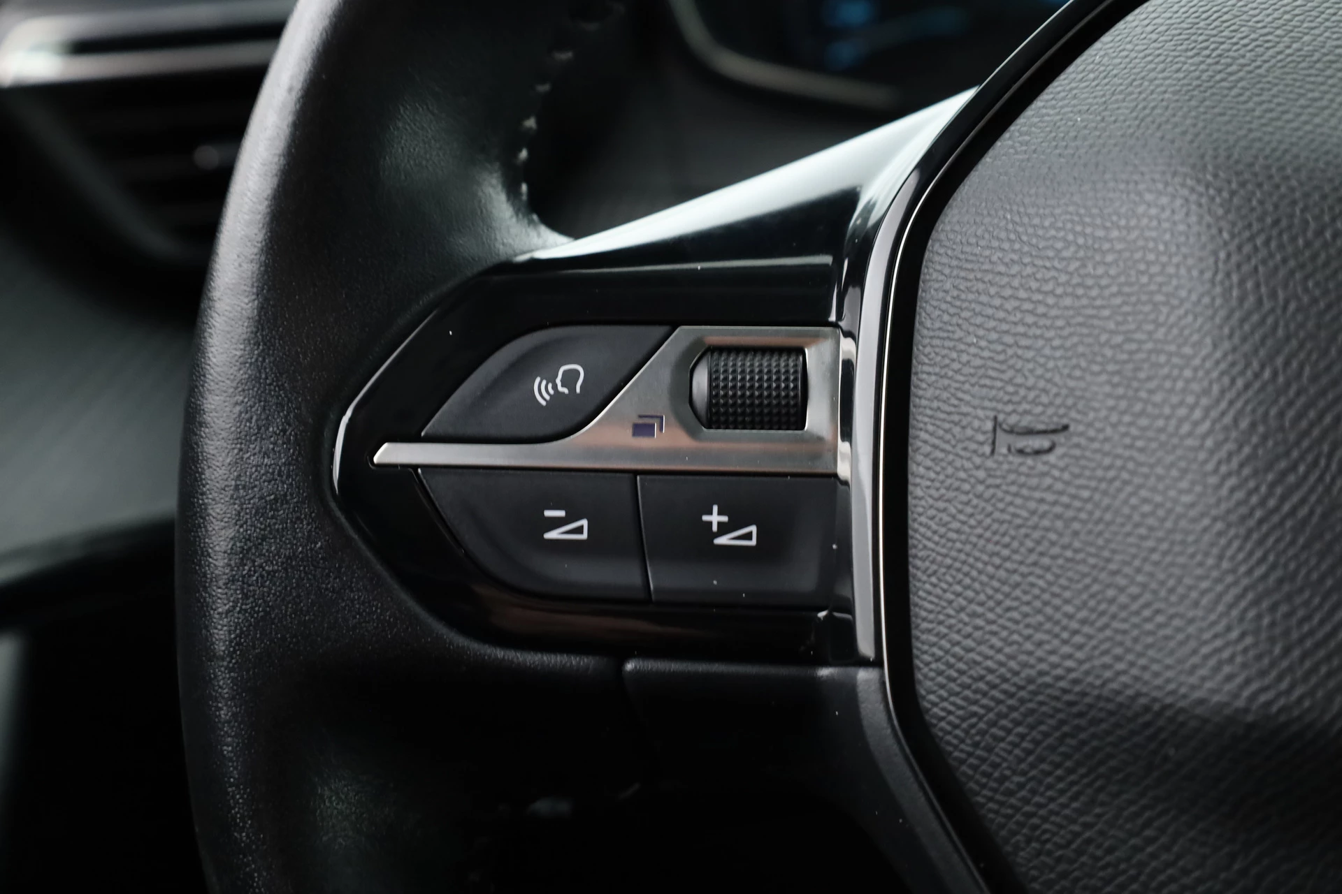 Hoofdafbeelding Peugeot e-2008