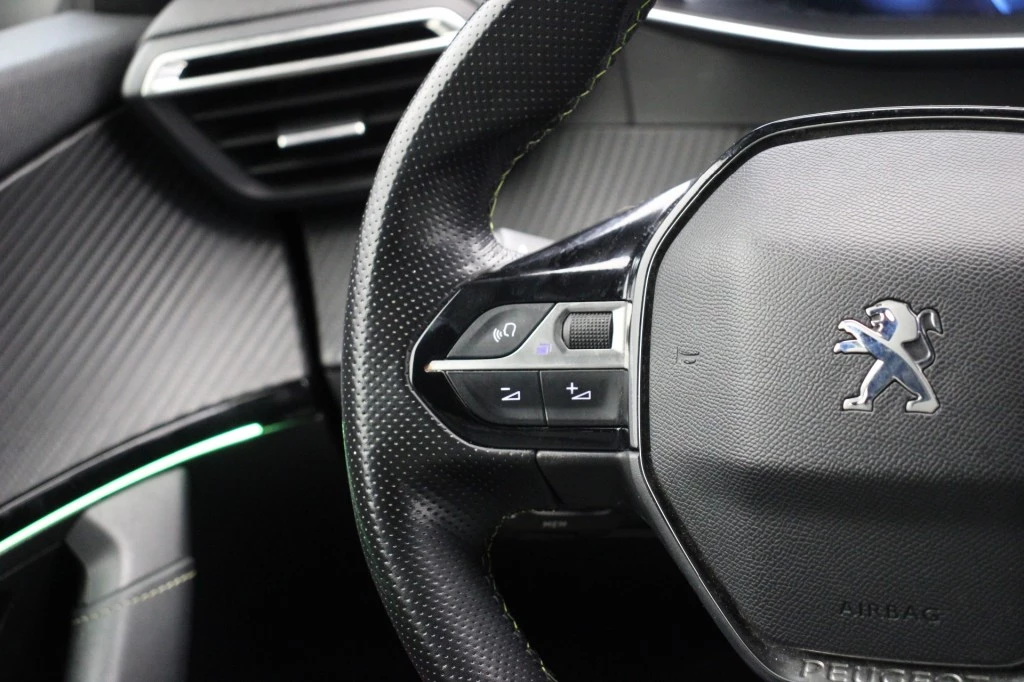 Hoofdafbeelding Peugeot e-2008