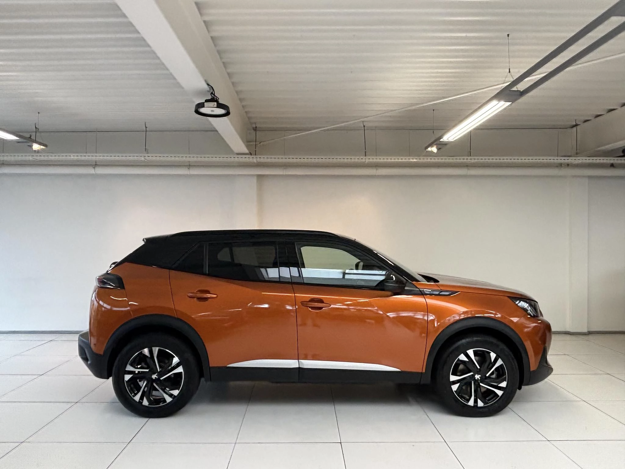 Hoofdafbeelding Peugeot e-2008