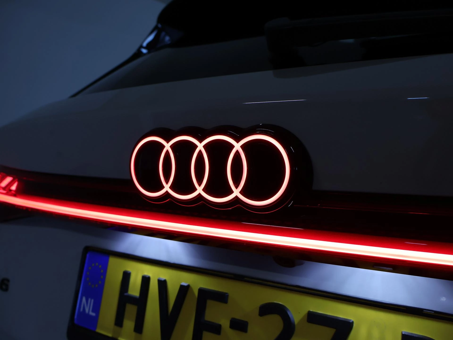 Hoofdafbeelding Audi A6 Avant e-tron
