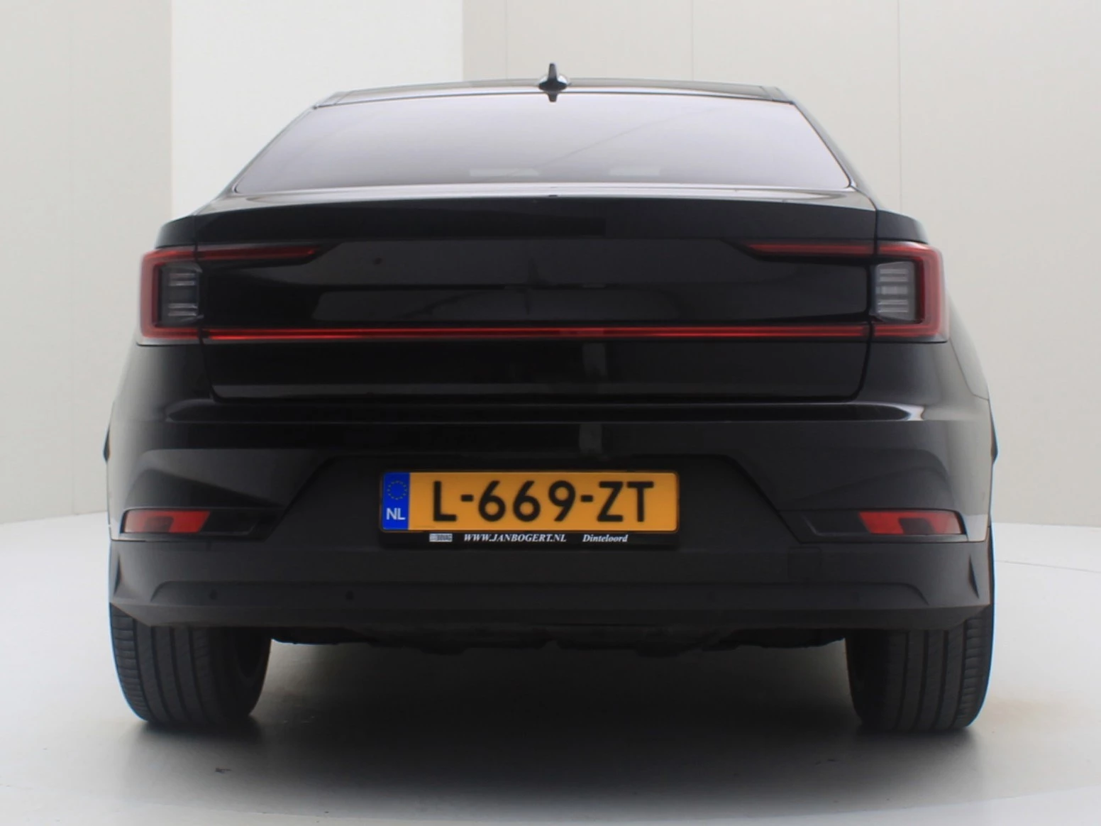 Hoofdafbeelding Polestar 2