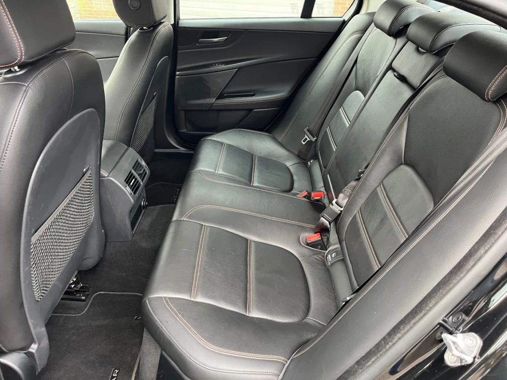Hoofdafbeelding Jaguar XE