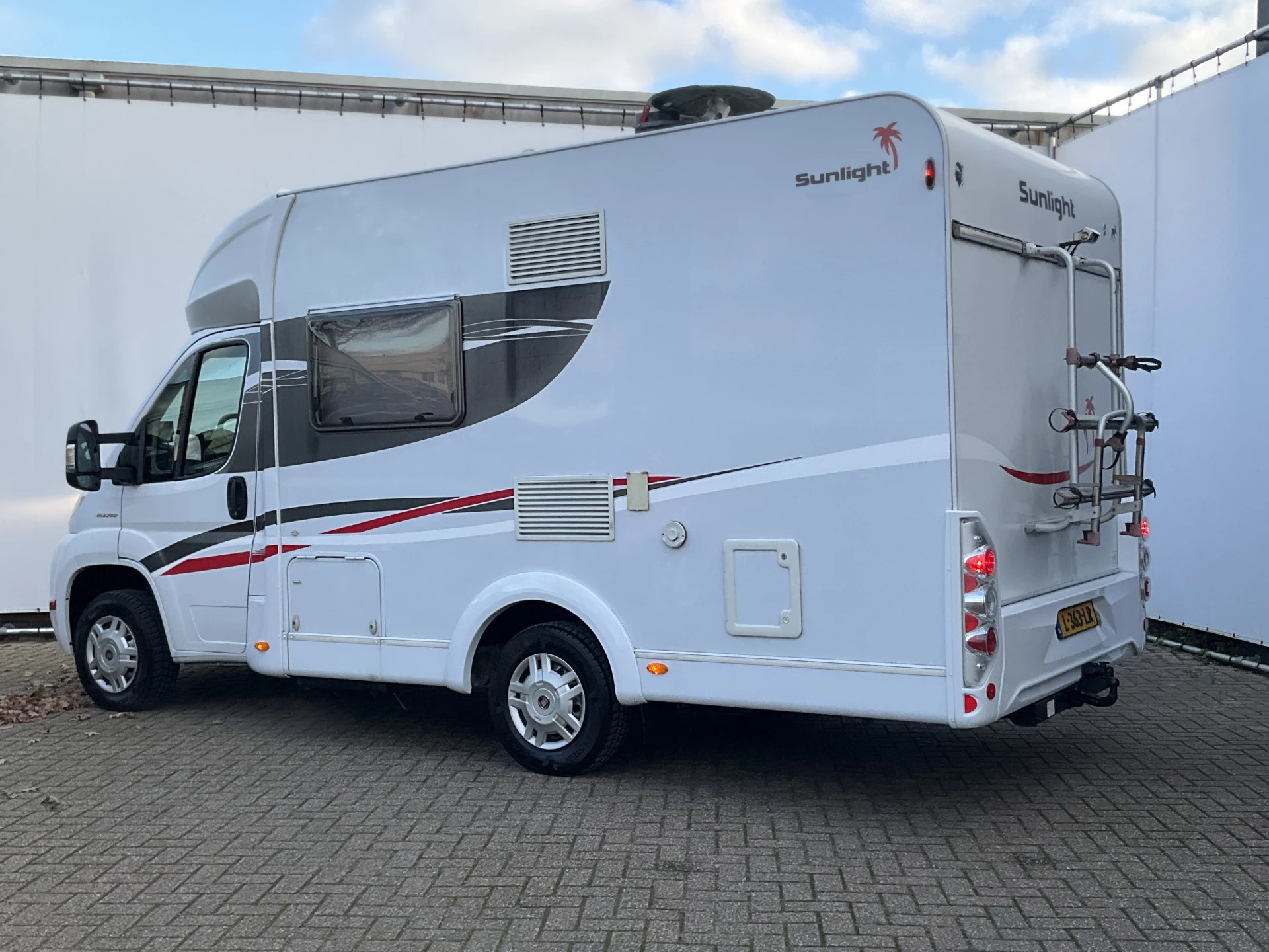 Hoofdafbeelding Carado T 59 2.3 131pk Airco Cruise Trekhaak Fietsendrager 2-Persoons Sunlight Carado