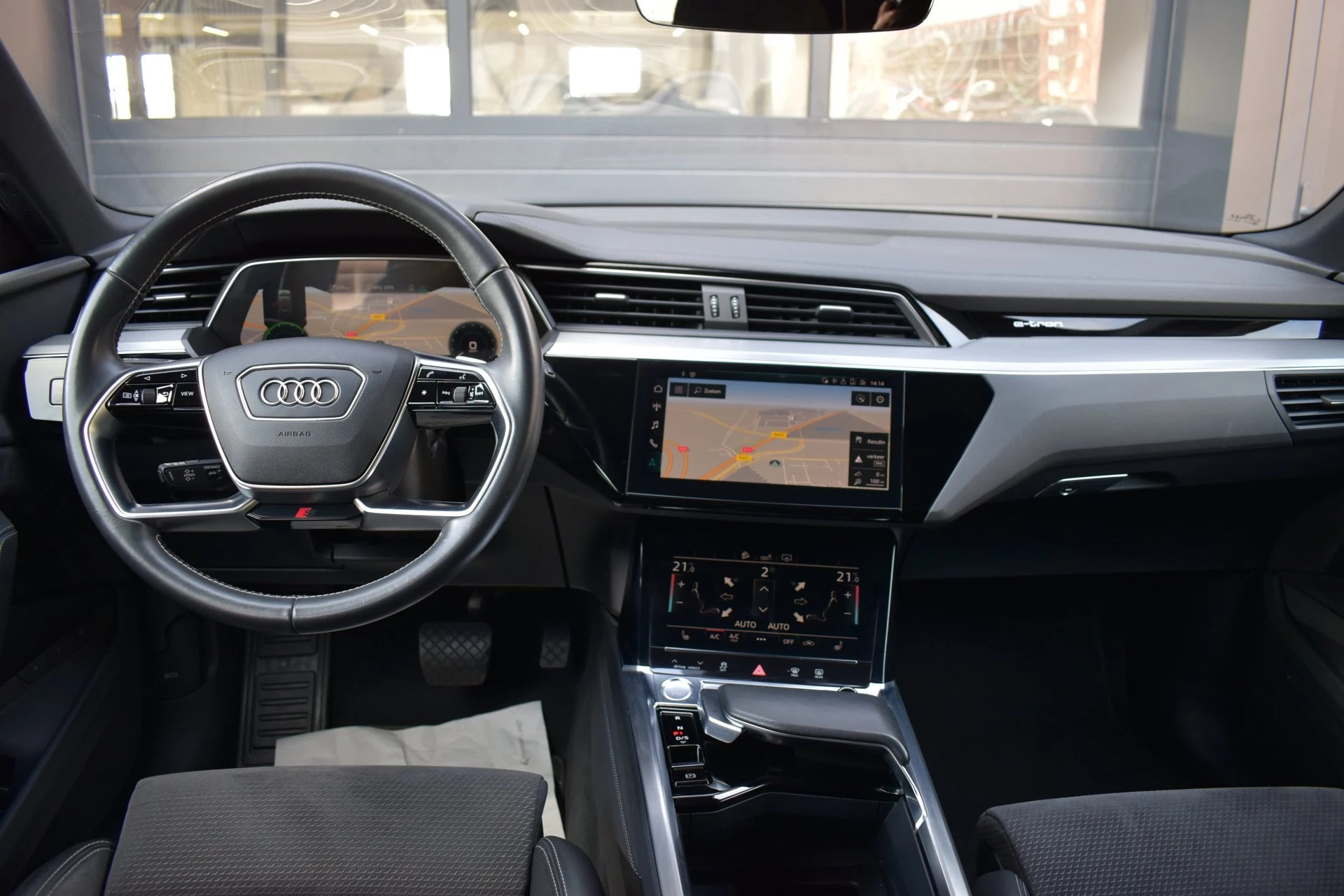 Hoofdafbeelding Audi e-tron