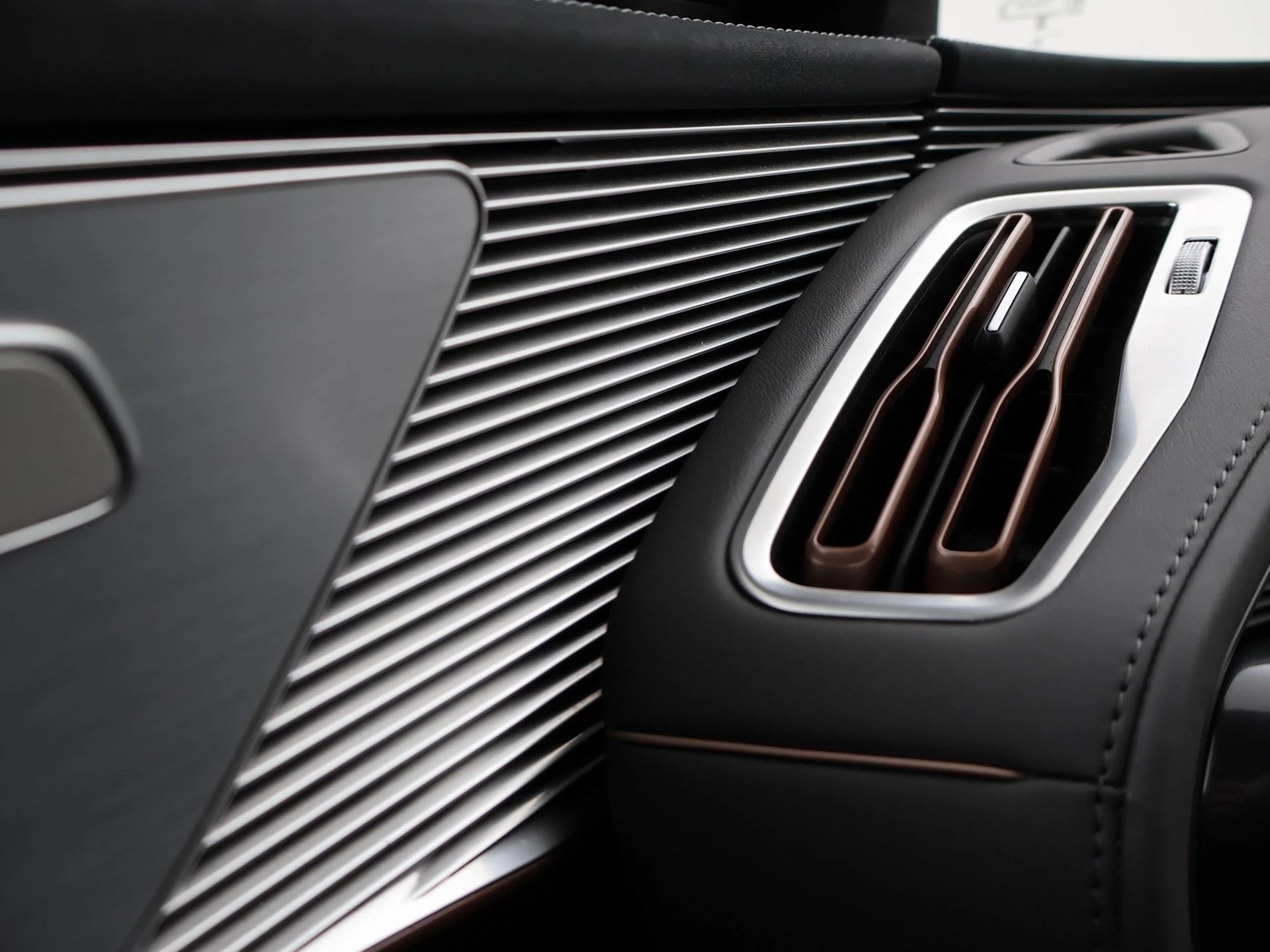 Hoofdafbeelding Mercedes-Benz EQC