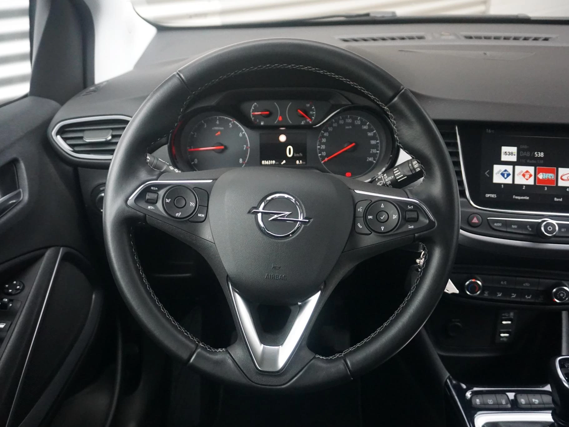 Hoofdafbeelding Opel Crossland X