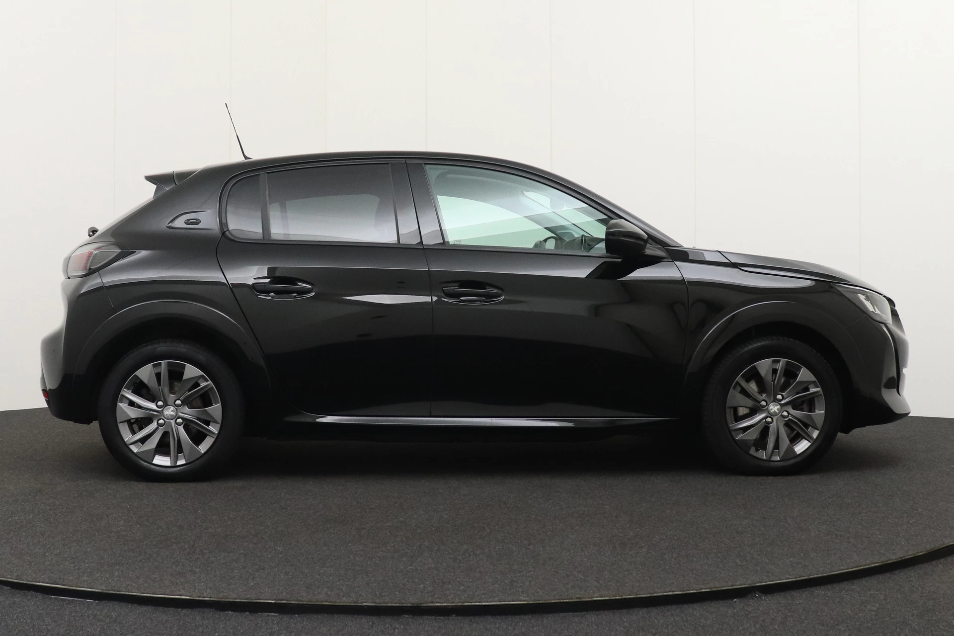 Hoofdafbeelding Peugeot e-208