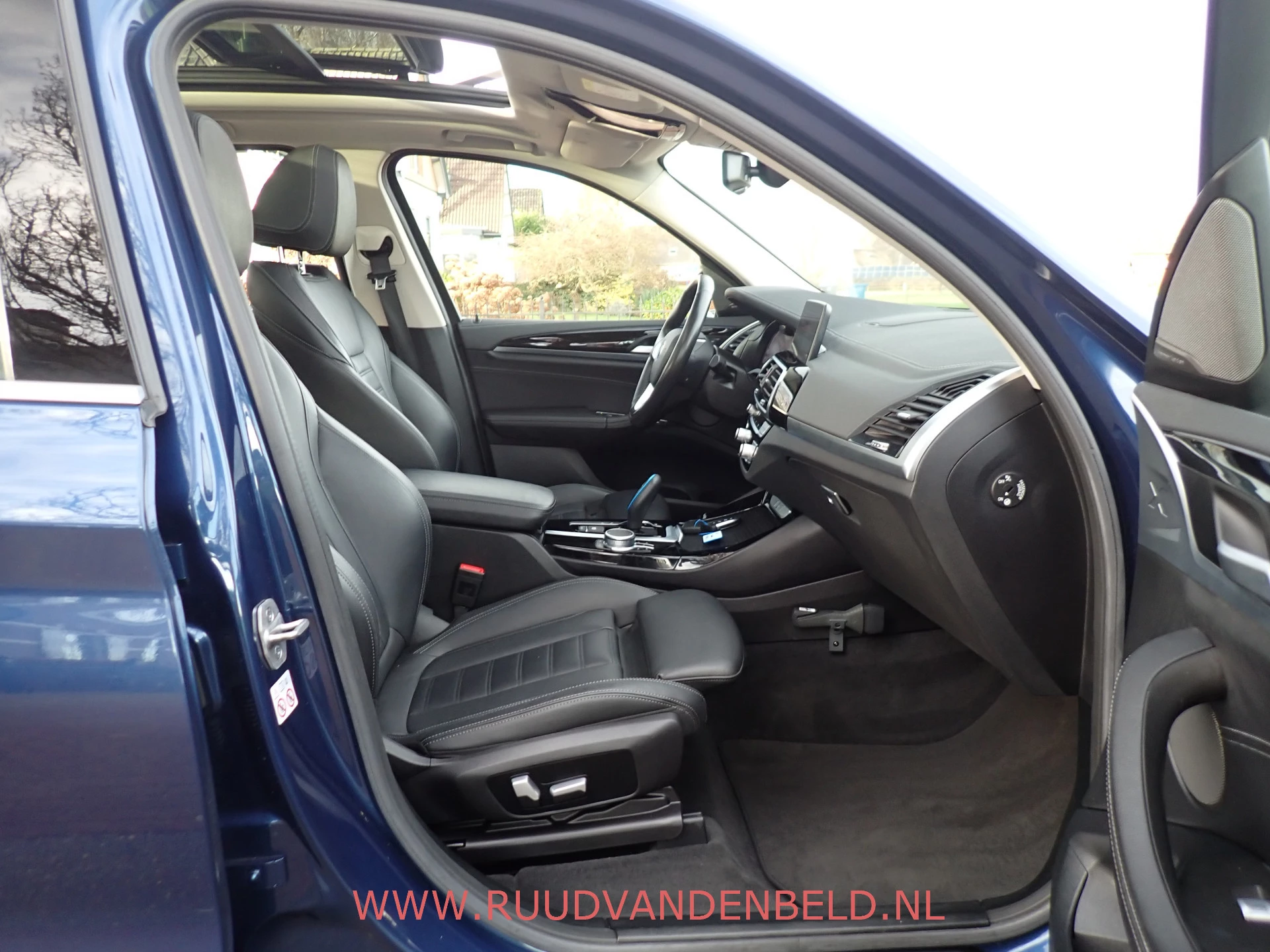 Hoofdafbeelding BMW iX3