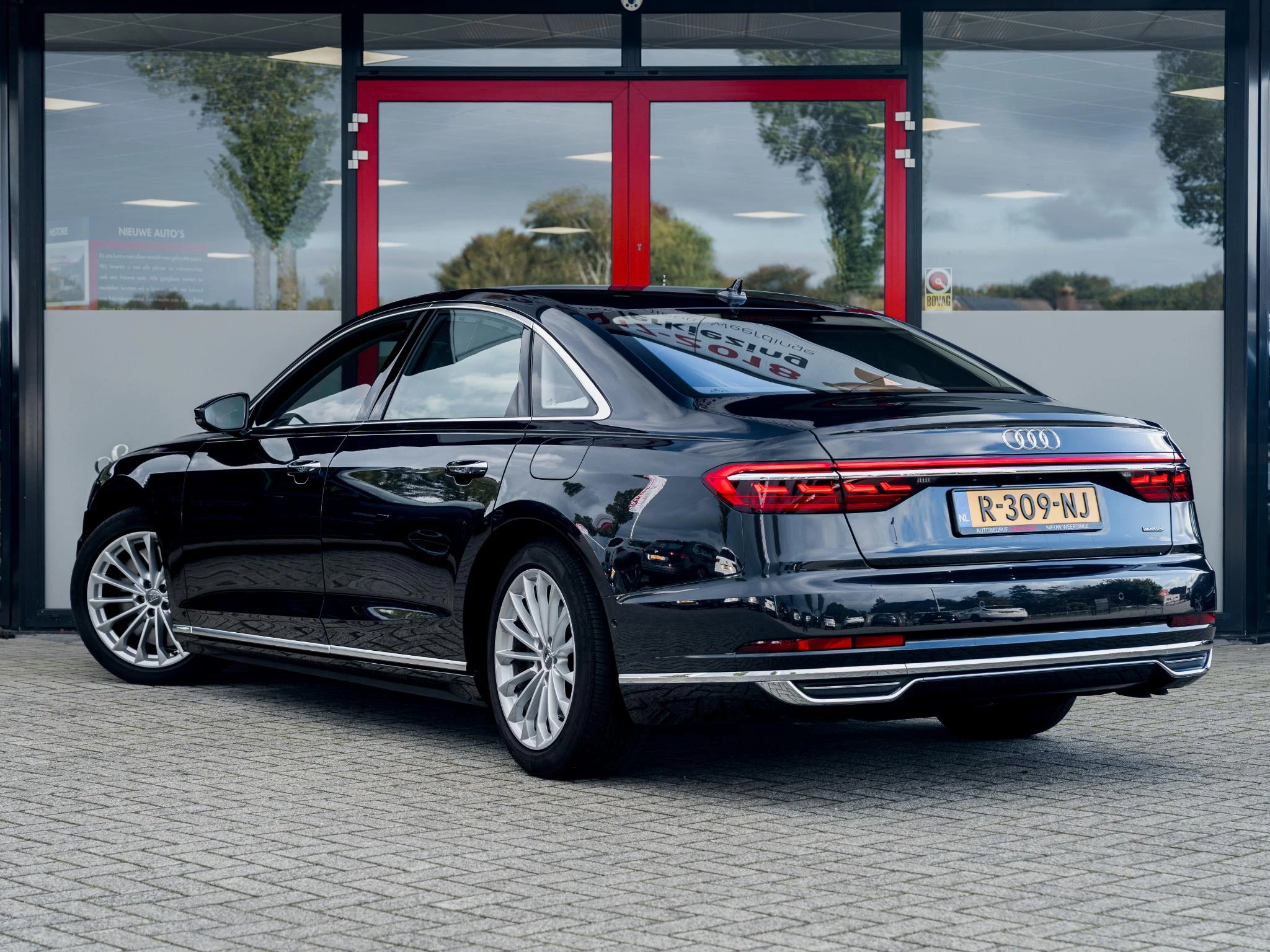 Hoofdafbeelding Audi A8