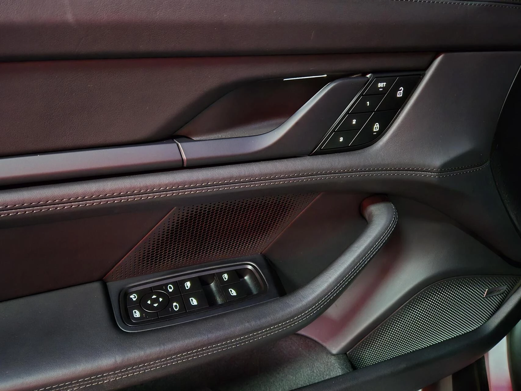 Hoofdafbeelding Porsche Taycan