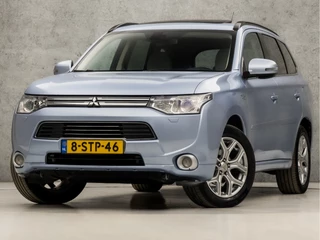 Mitsubishi Outlander 2.0 PHEV Deluxe 203Pk (SCHUIFDAK, NAVIGATIE, CAMERA, LEDER, STOELVERWARMING, ADAPTIVE CRUISE, GETINT GLAS, STANDKACHEL, KEYLESS, LANE ASSIST, NIEUWSTAAT)