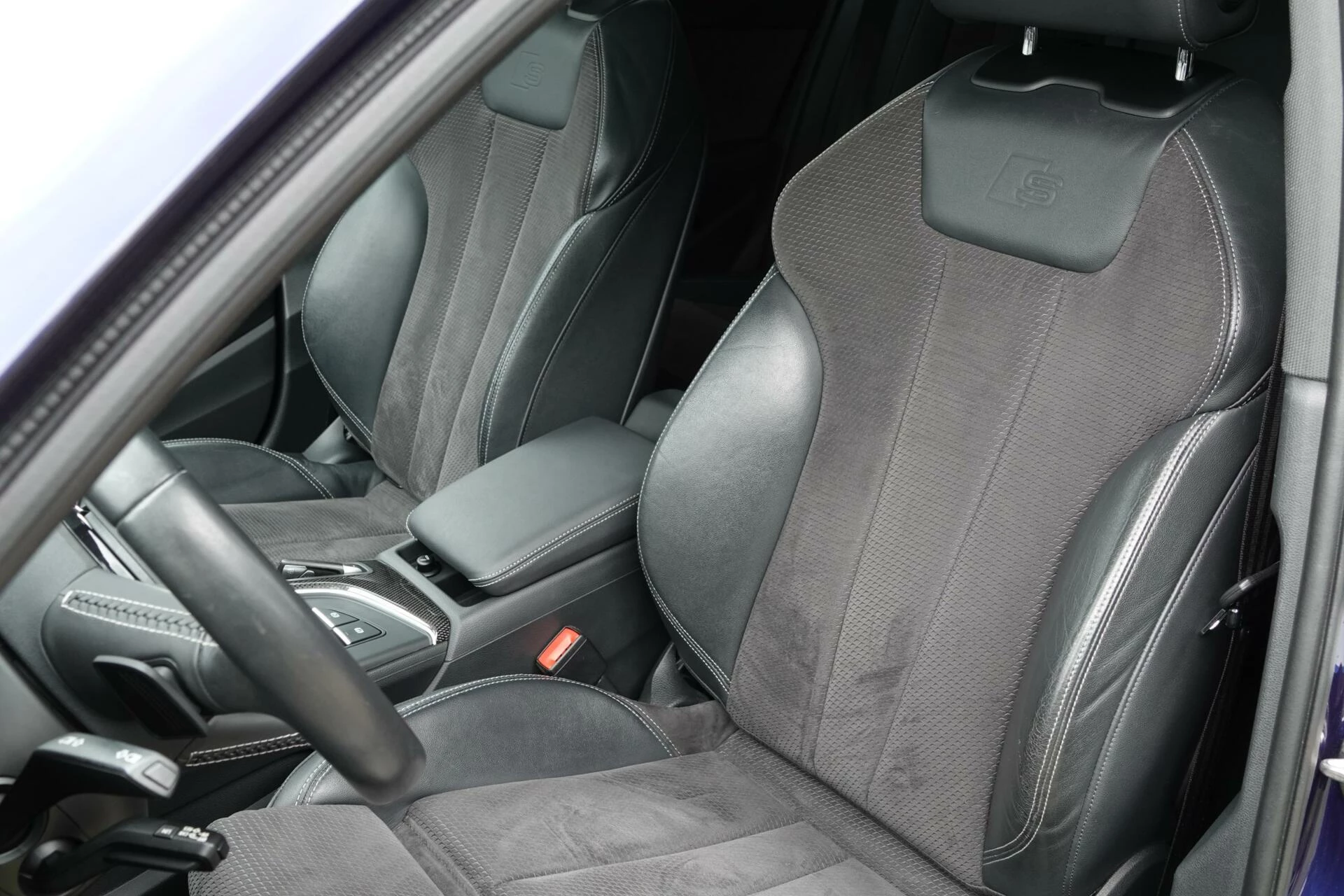 Hoofdafbeelding Audi S4