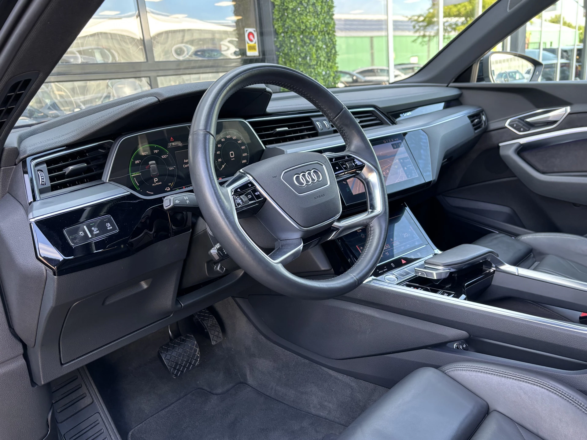 Hoofdafbeelding Audi e-tron