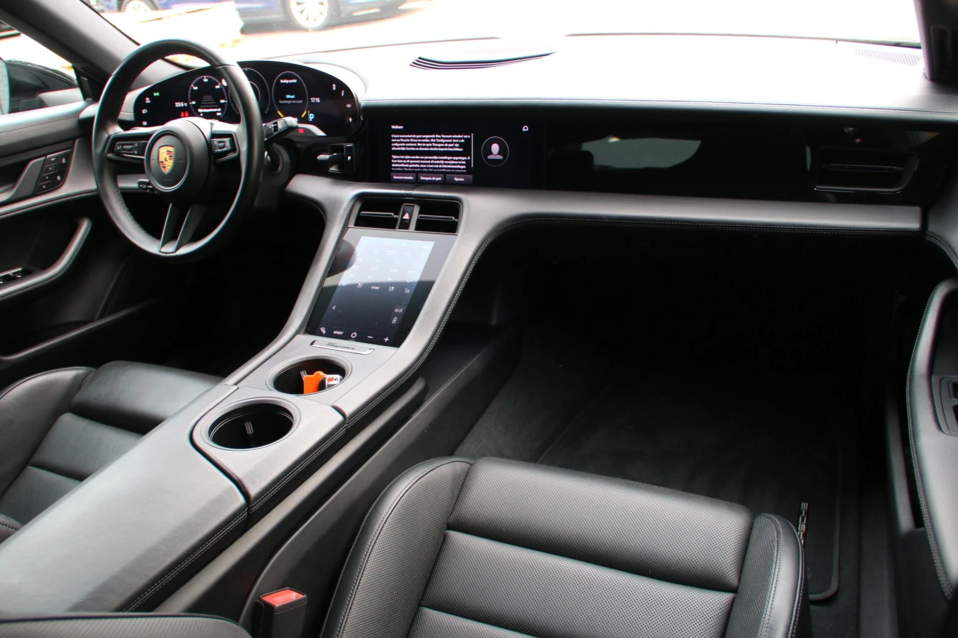Hoofdafbeelding Porsche Taycan