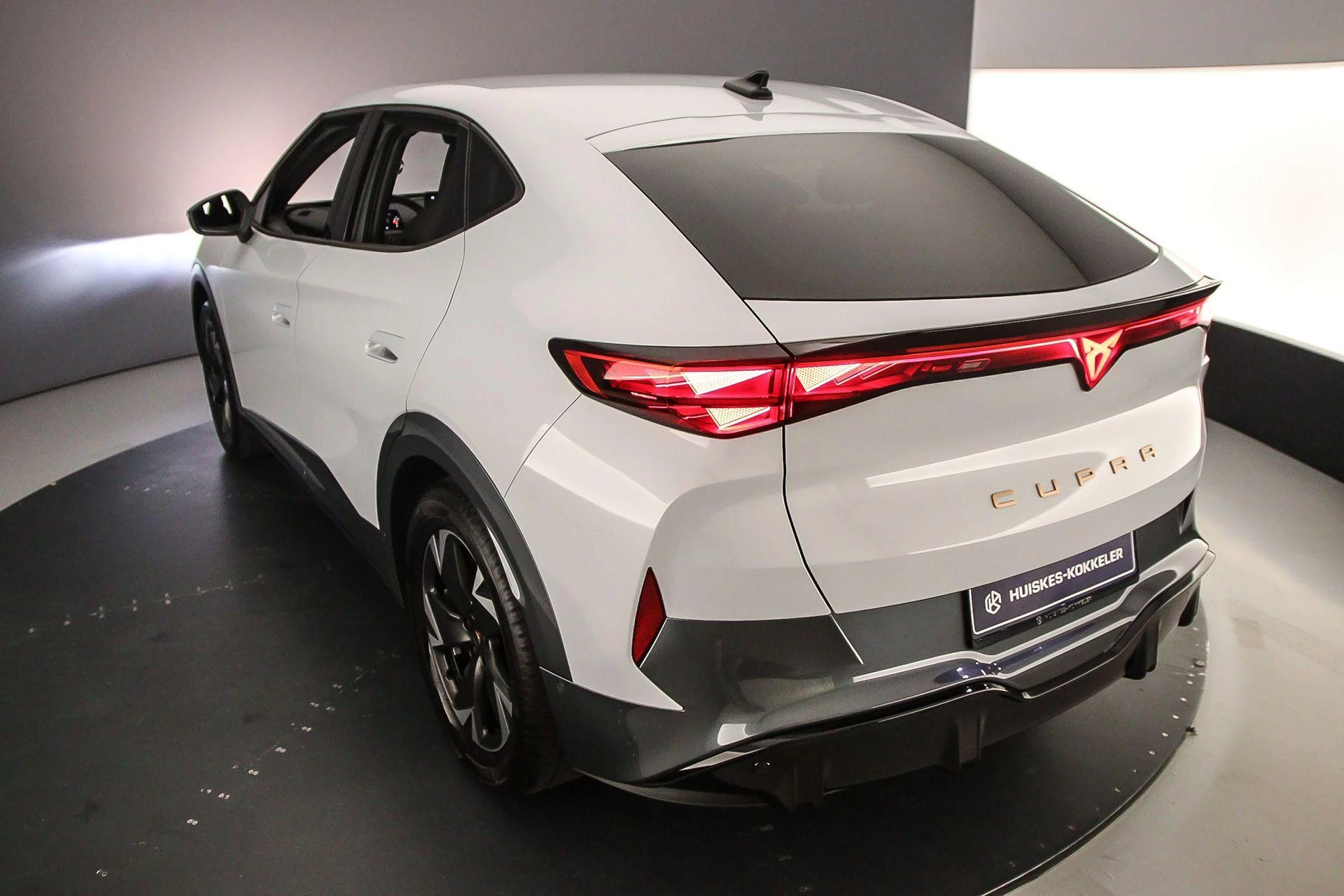 Hoofdafbeelding CUPRA Tavascan