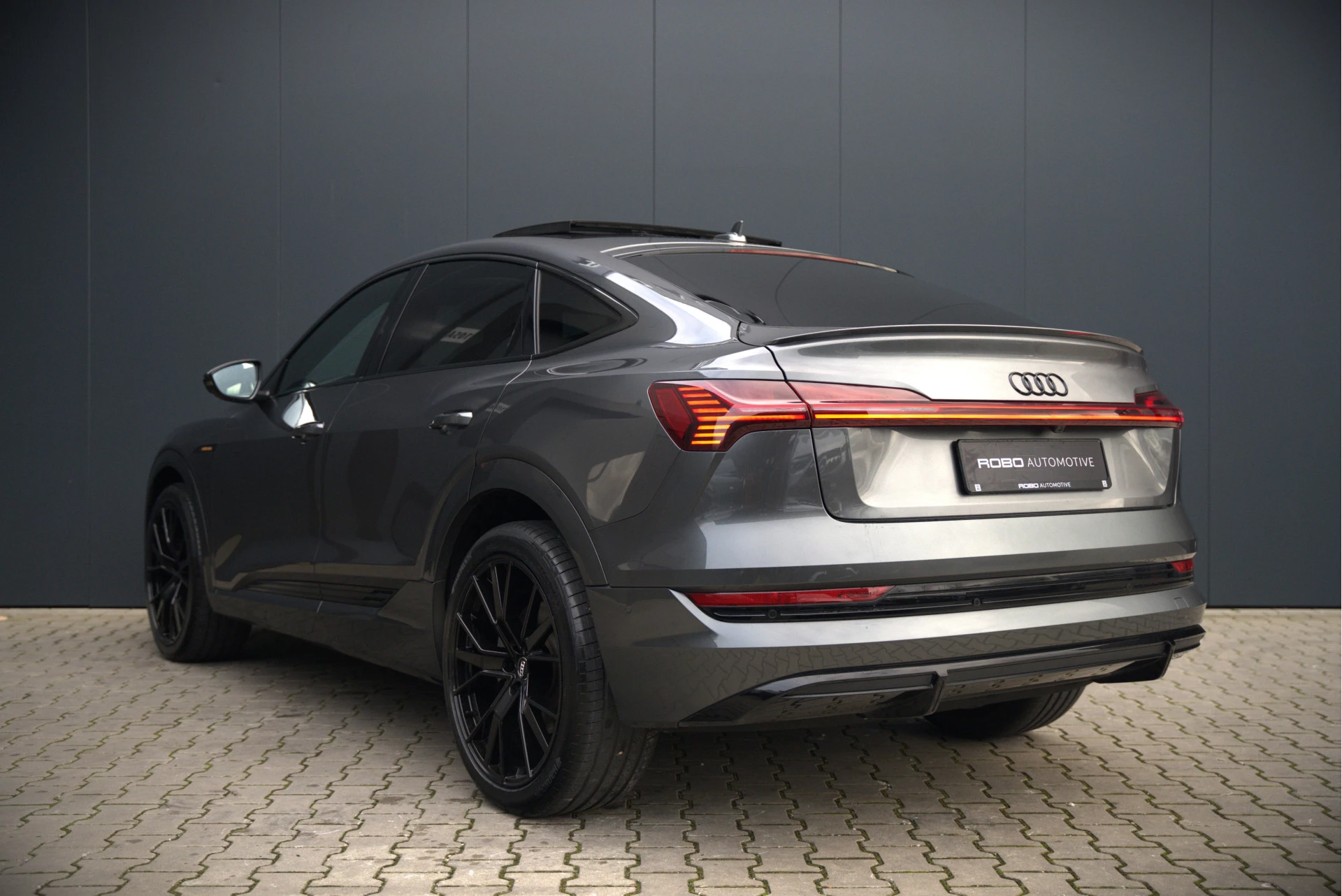 Hoofdafbeelding Audi e-tron