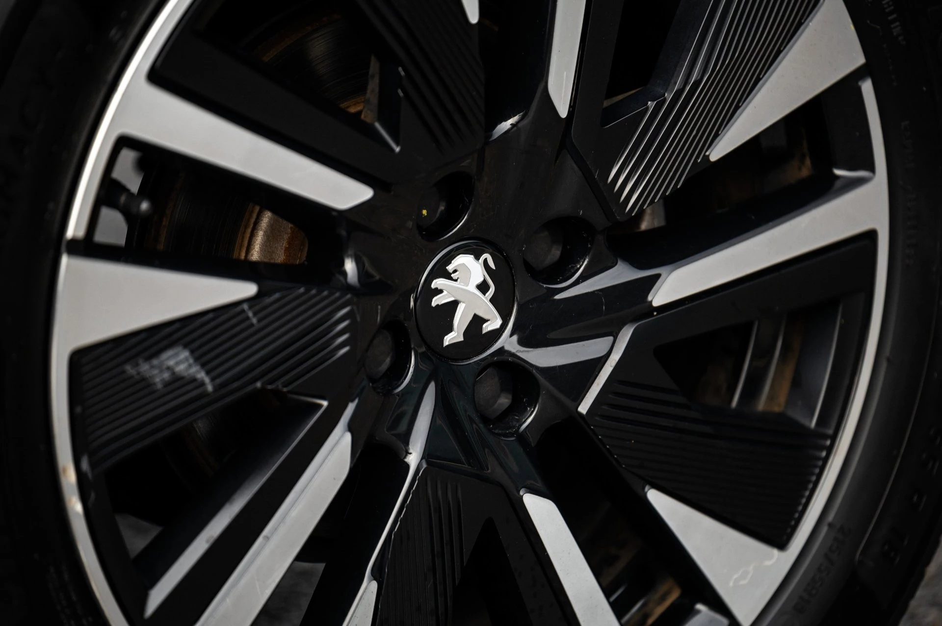 Hoofdafbeelding Peugeot e-2008