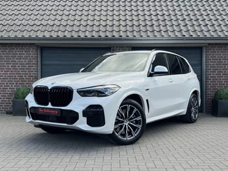 Hoofdafbeelding BMW X5 BMW X5 X5 45e XDrive High Exe M Sport 394 pk Black Trekhaak Luchtvering