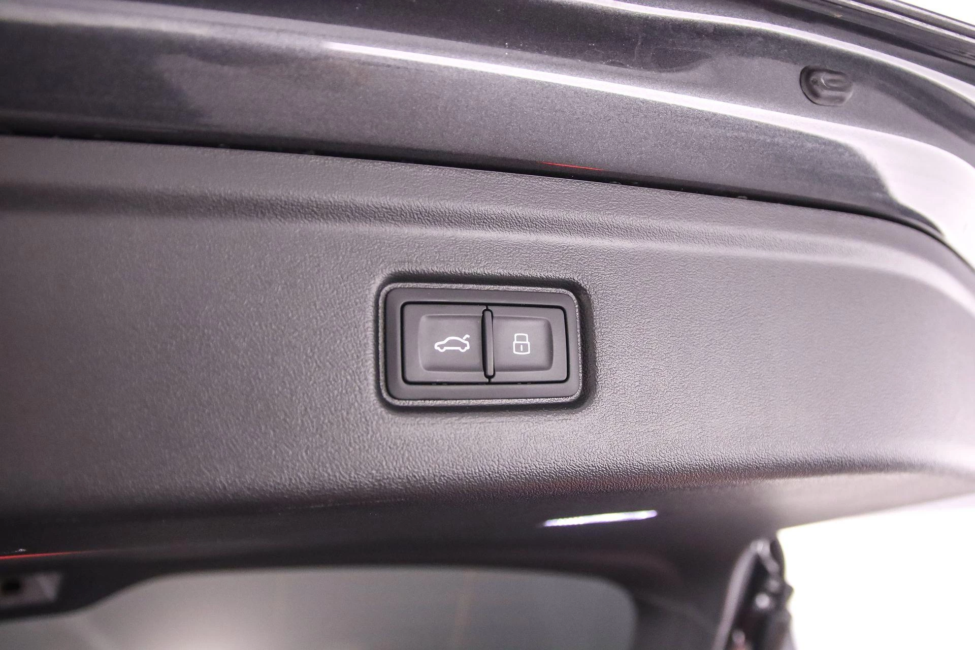 Hoofdafbeelding Audi A6 Avant e-tron