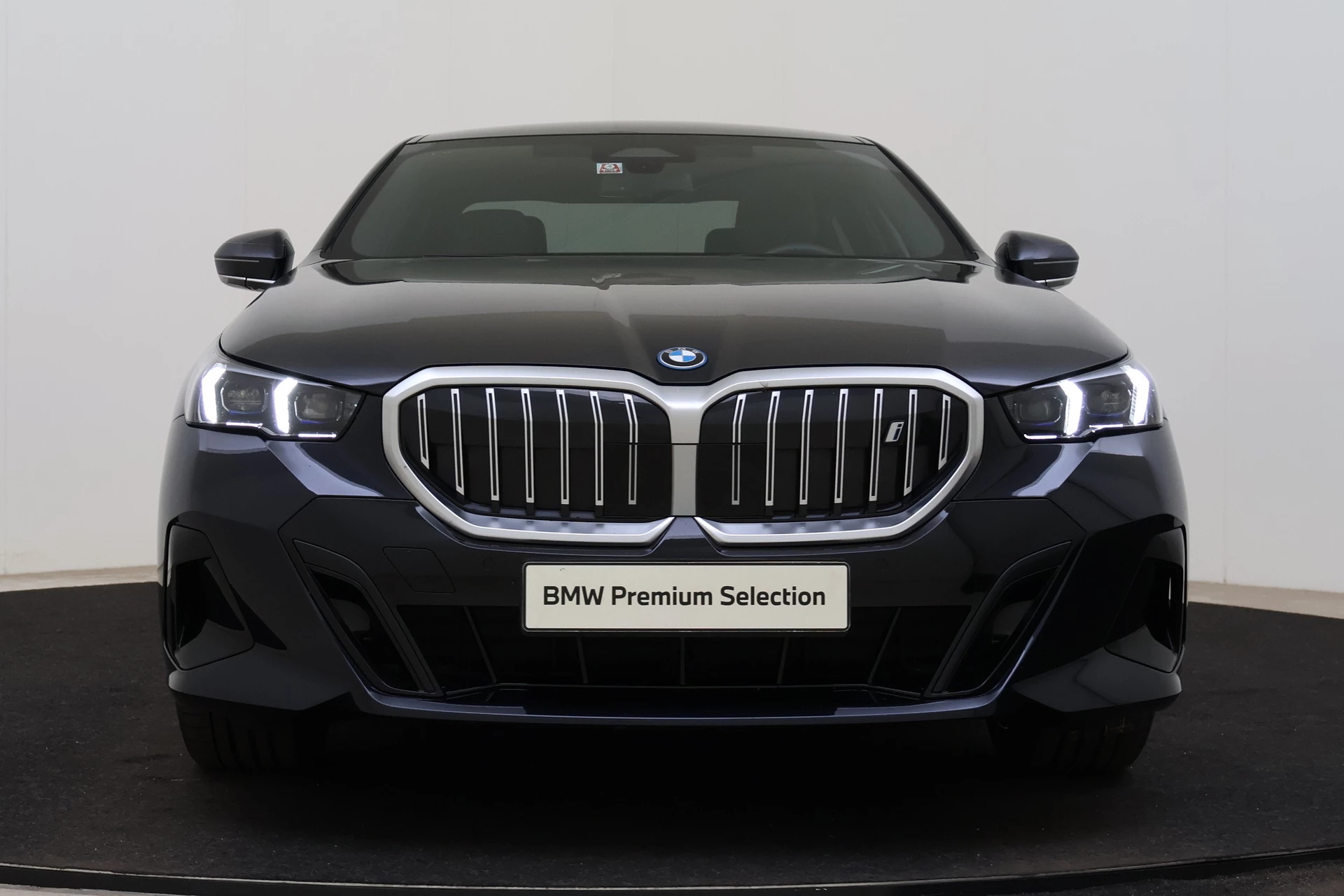 Hoofdafbeelding BMW i5