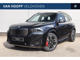 BMW iX1 xDrive30 M Sport / Sportstoelen  / Achteruitrijcamera / M Adaptief onderstel / Adaptieve LED / Comfort Access / Stoelverwarming