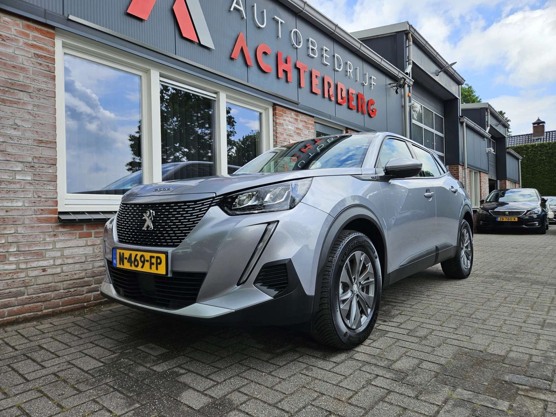 Hoofdafbeelding Peugeot e-2008