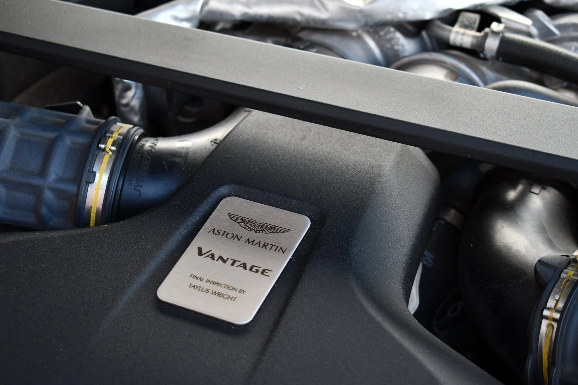 Hoofdafbeelding Aston Martin V8 Vantage