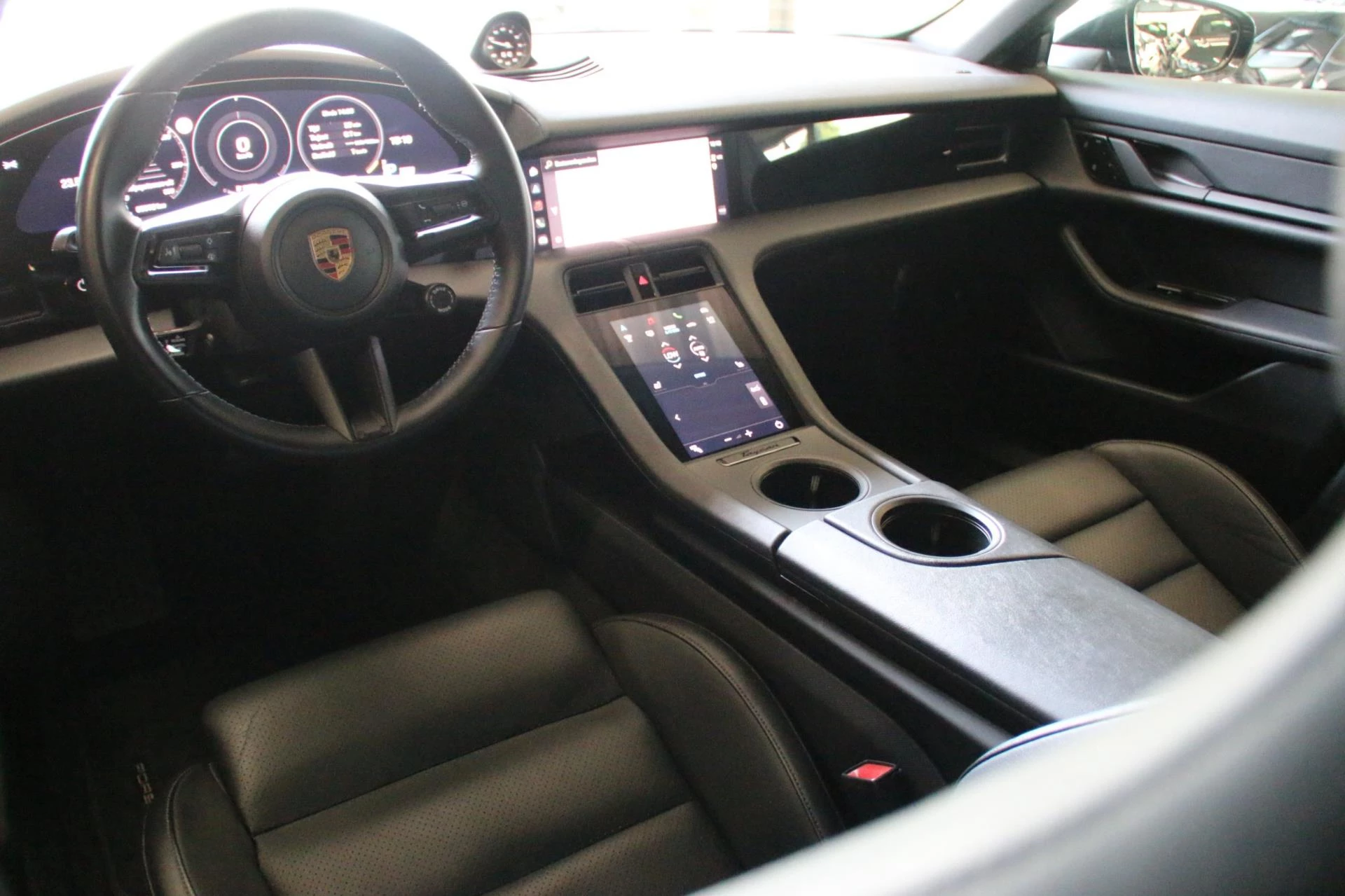 Hoofdafbeelding Porsche Taycan