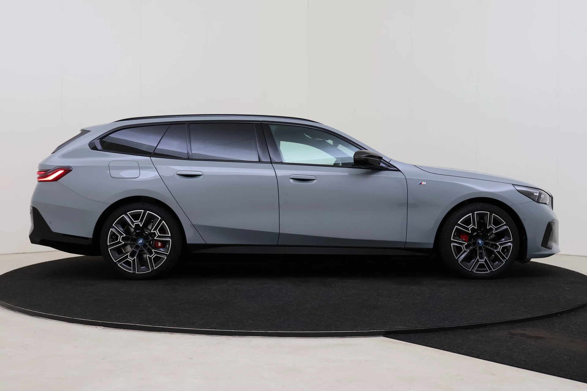 Hoofdafbeelding BMW i5