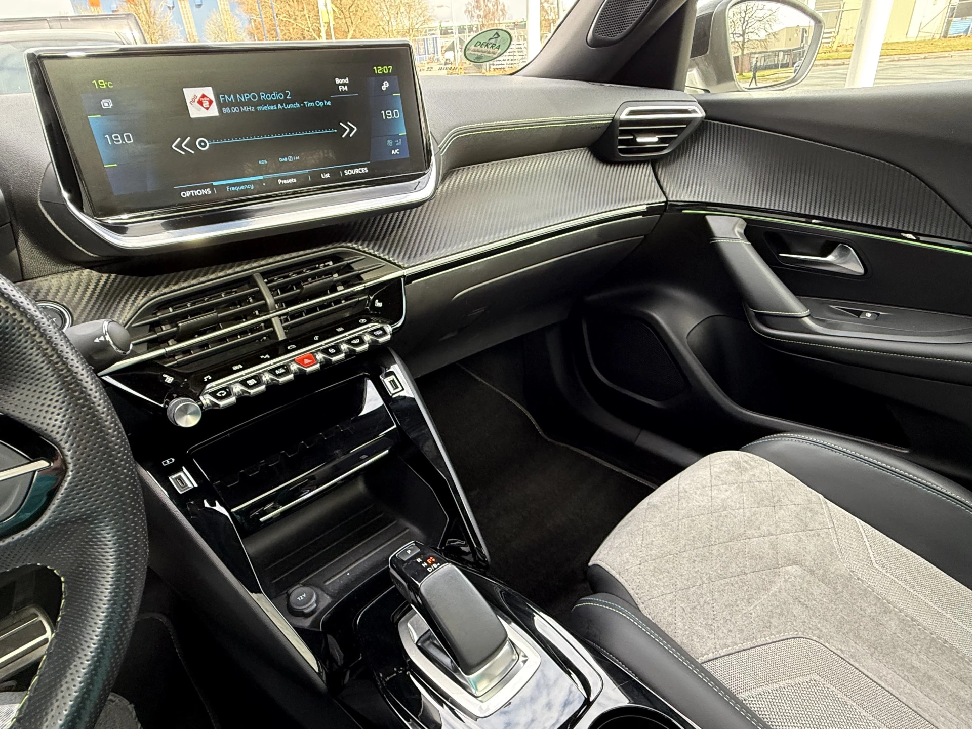 Hoofdafbeelding Peugeot e-2008