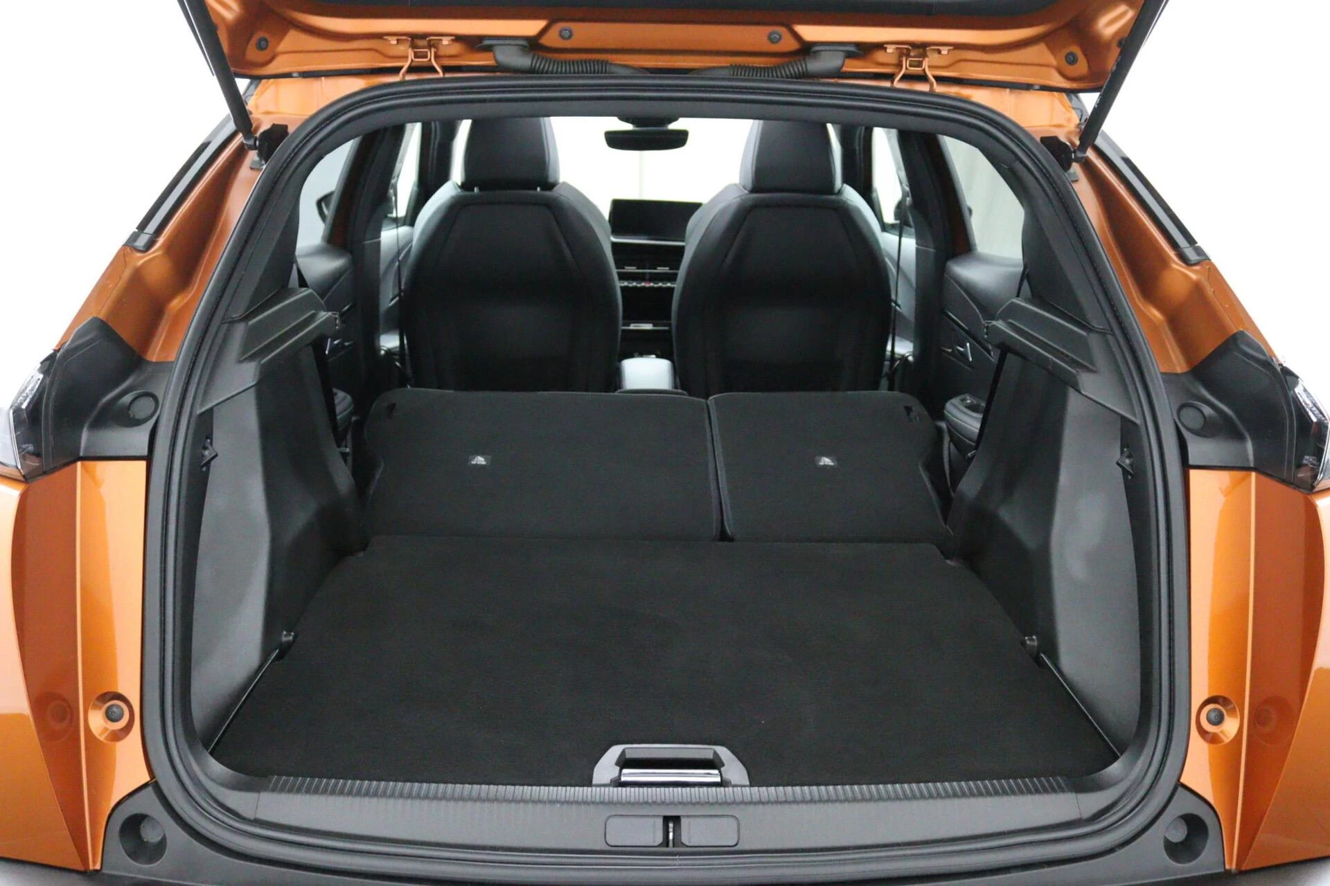 Hoofdafbeelding Peugeot e-2008