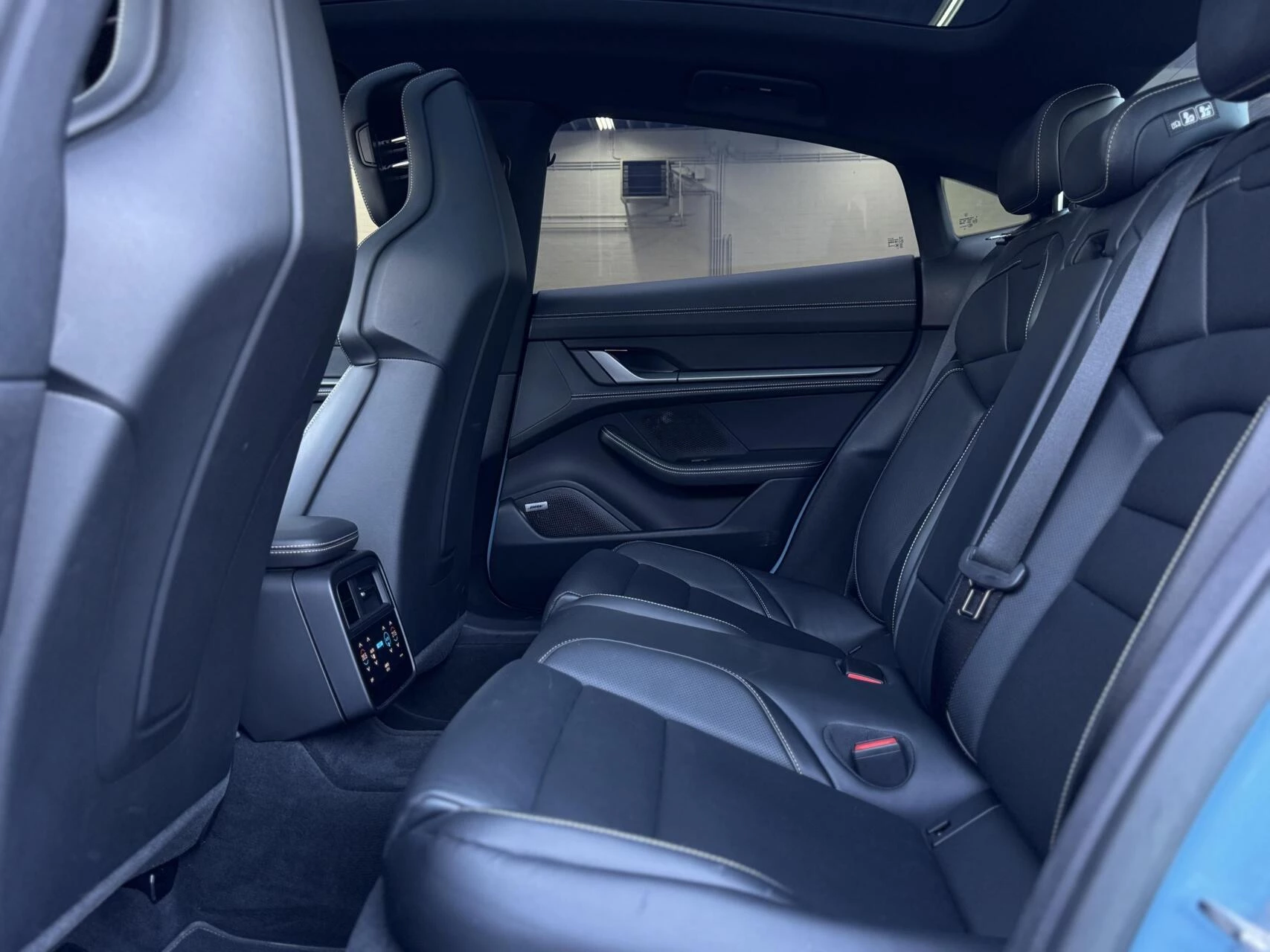 Hoofdafbeelding Porsche Taycan