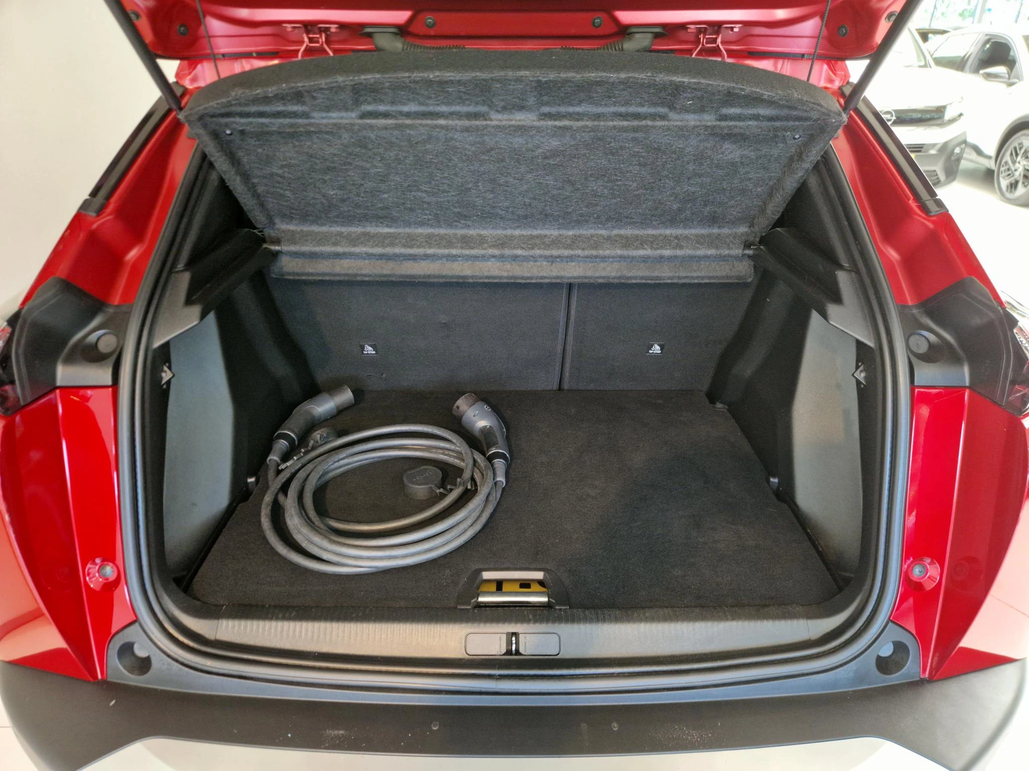 Hoofdafbeelding Peugeot e-2008