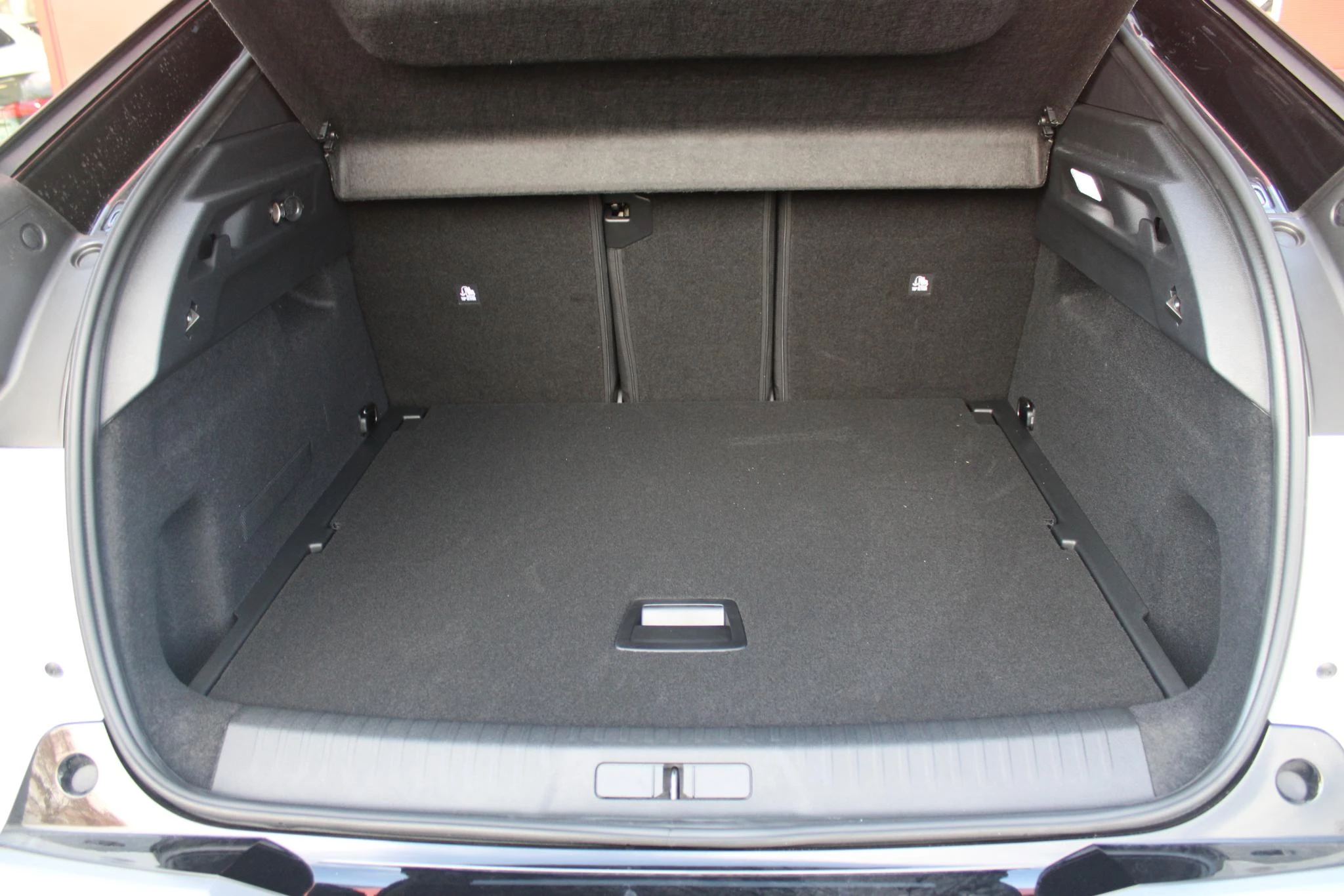 Hoofdafbeelding Peugeot e-3008