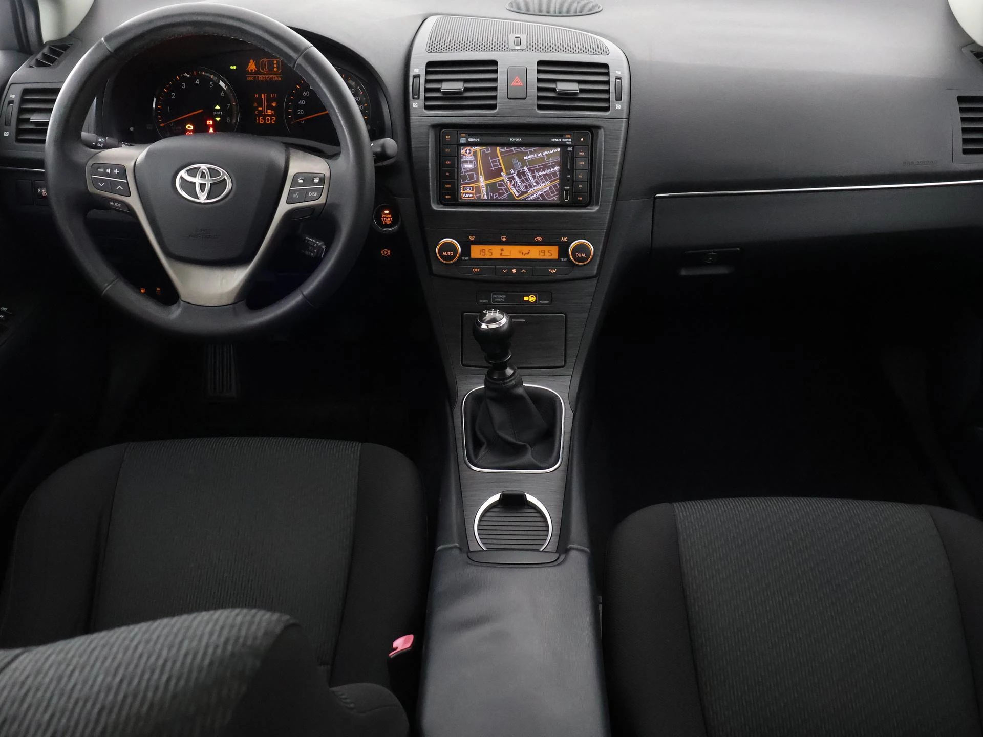 Hoofdafbeelding Toyota Avensis