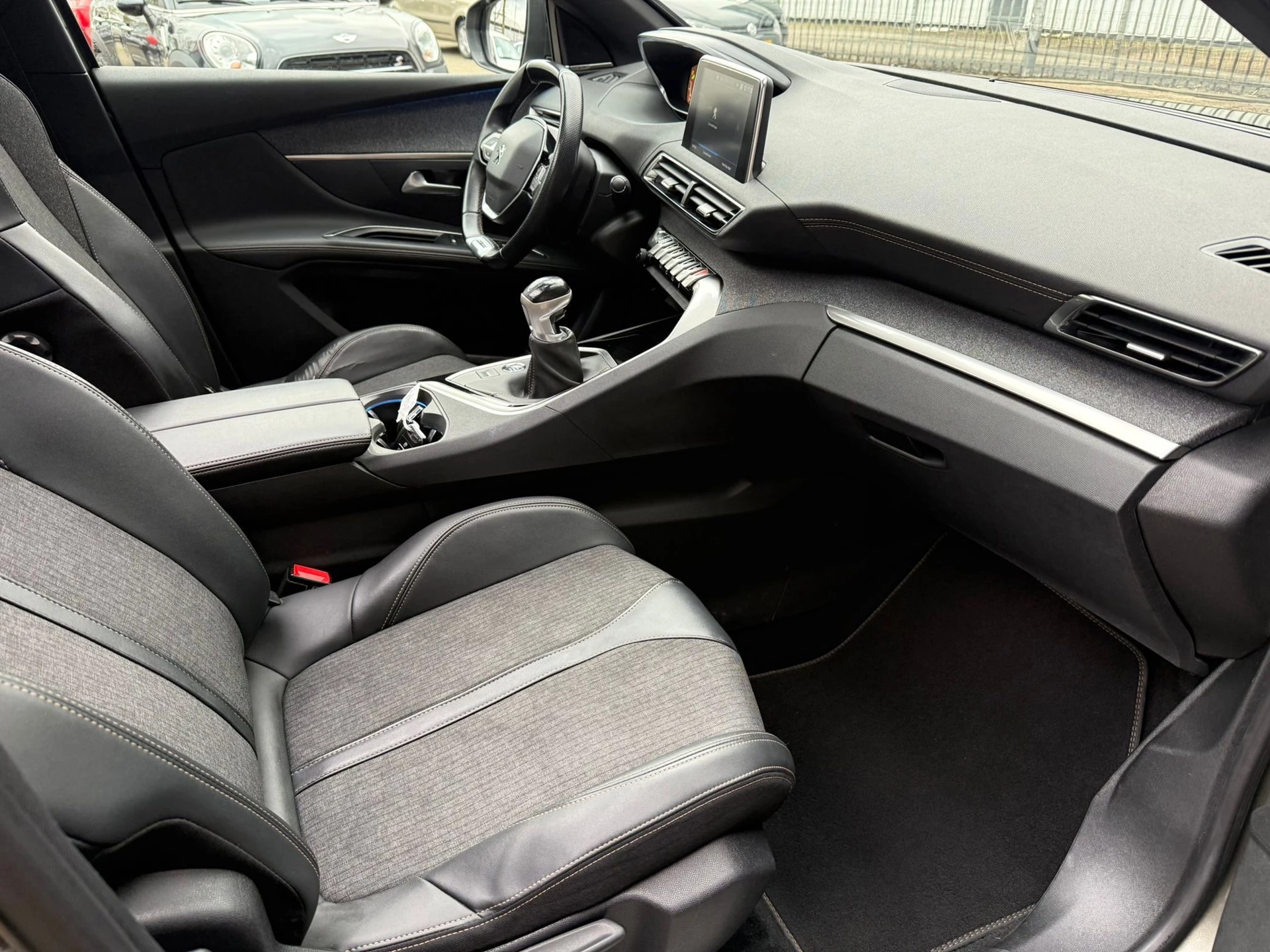 Hoofdafbeelding Peugeot 5008