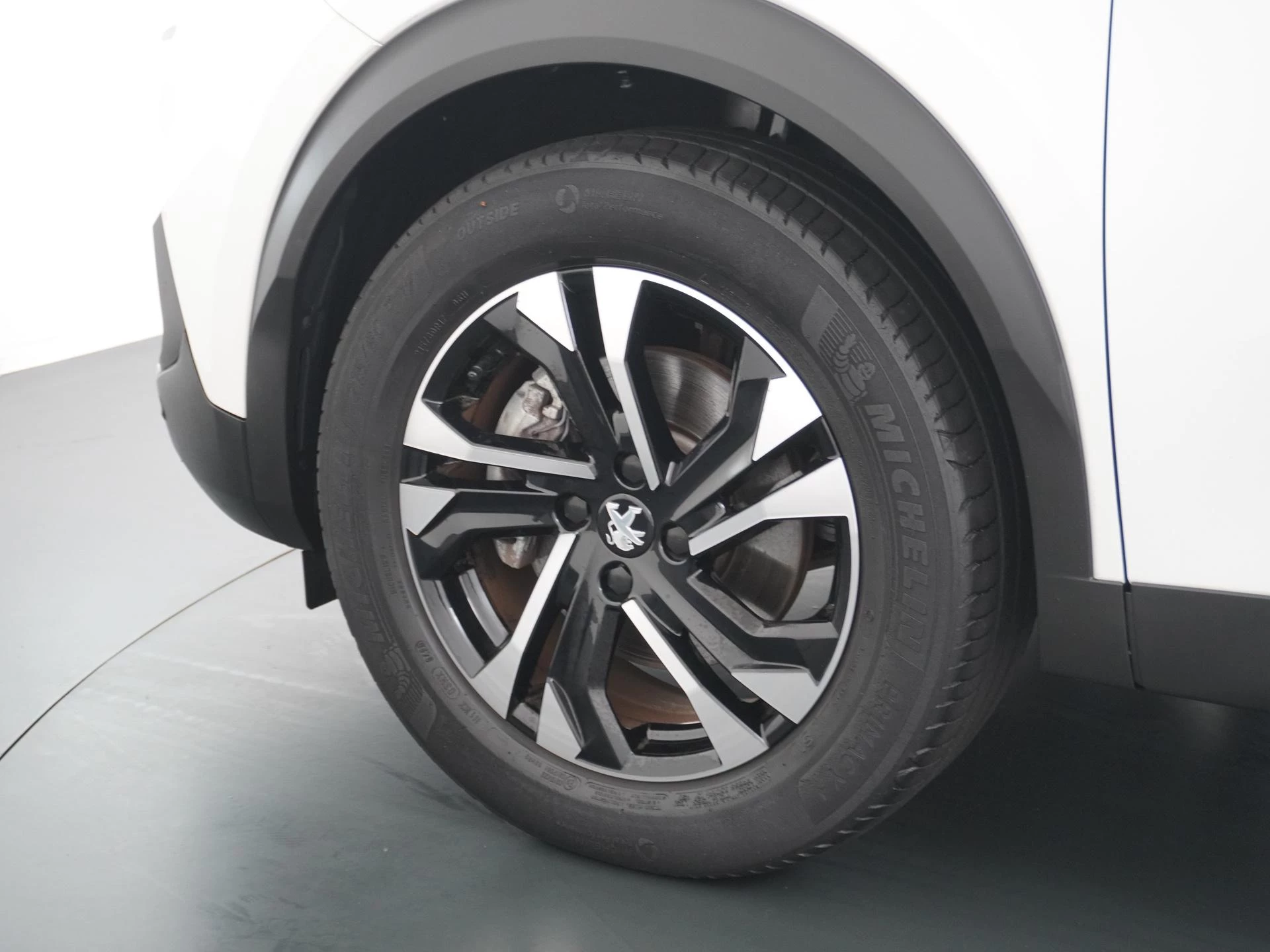 Hoofdafbeelding Peugeot e-2008