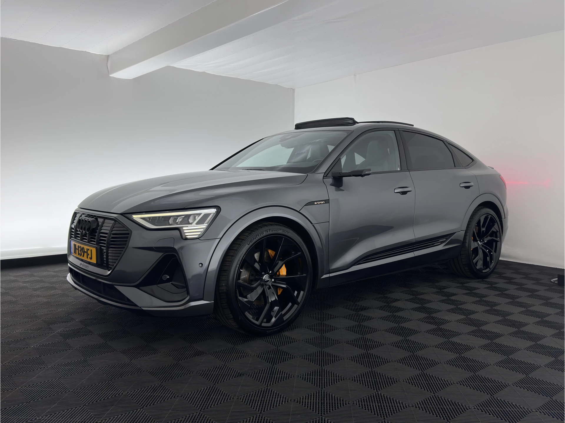 Hoofdafbeelding Audi e-tron