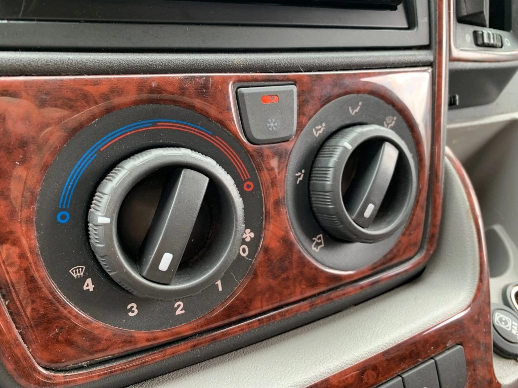 Hoofdafbeelding Roller Team T-line 255 Airco 6x Slaappl. 5 Zitpl.