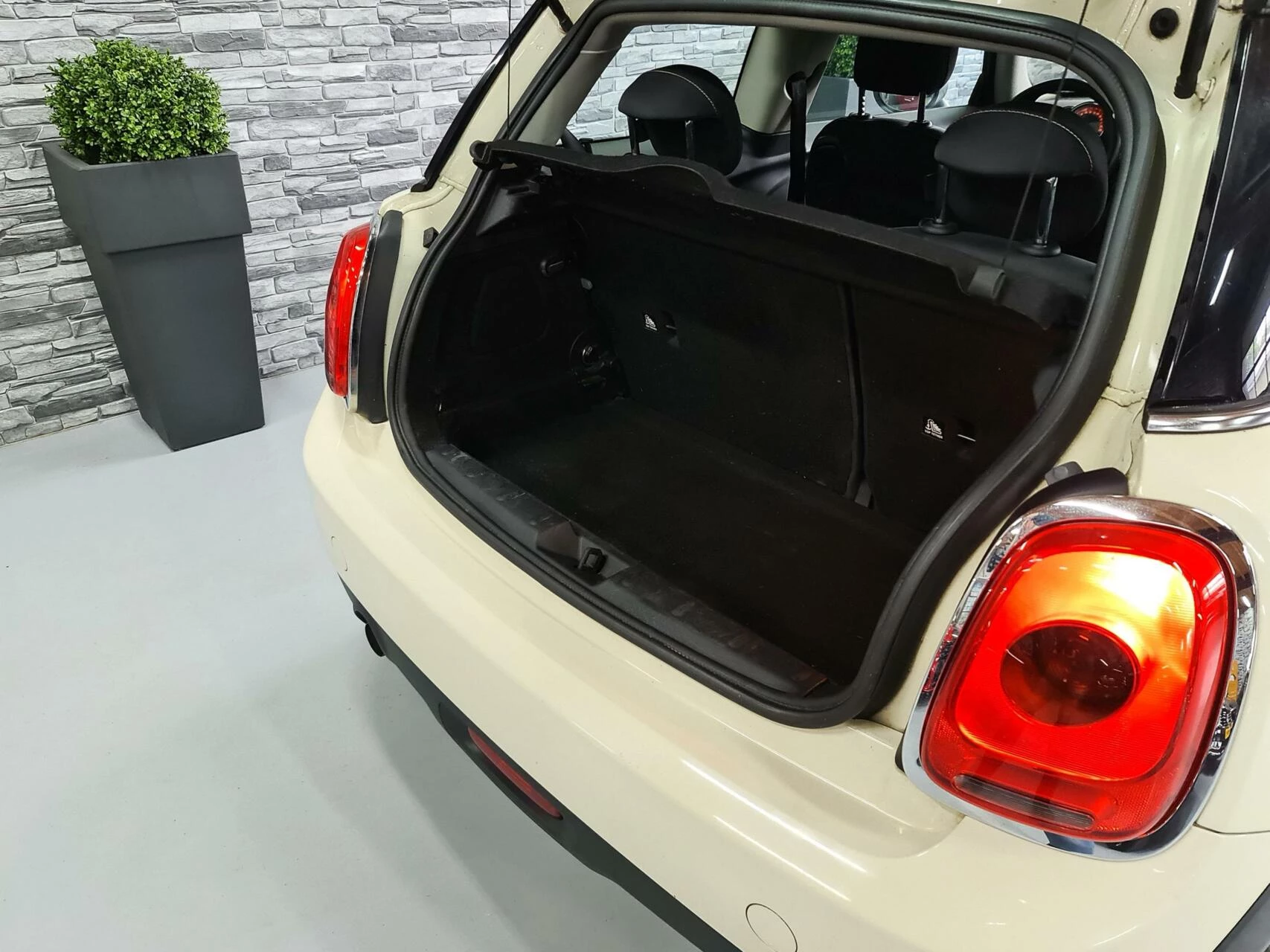 Hoofdafbeelding MINI One