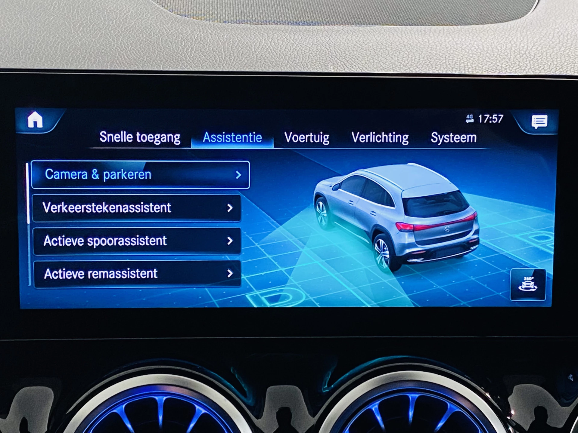 Hoofdafbeelding Mercedes-Benz EQA