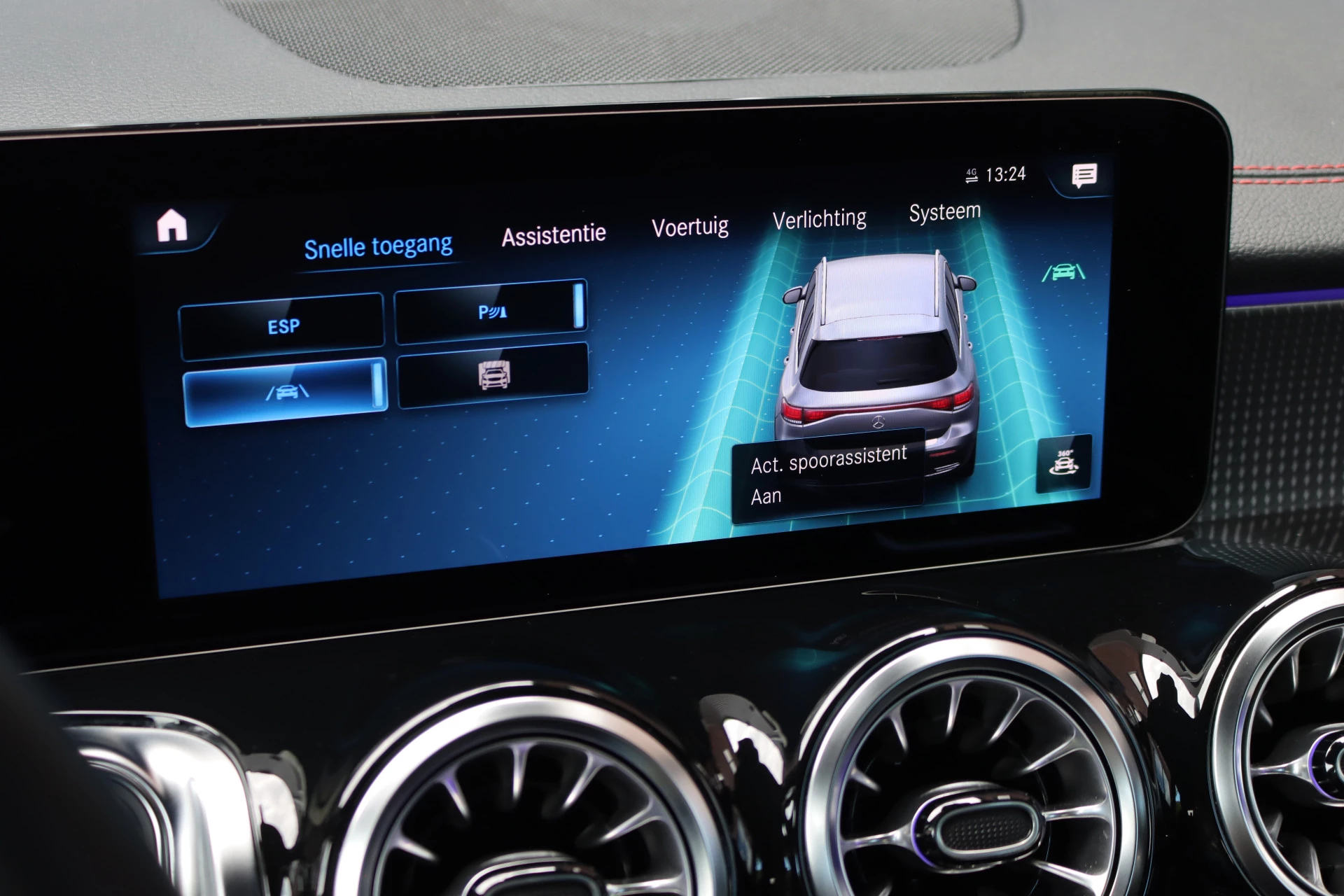 Hoofdafbeelding Mercedes-Benz EQB