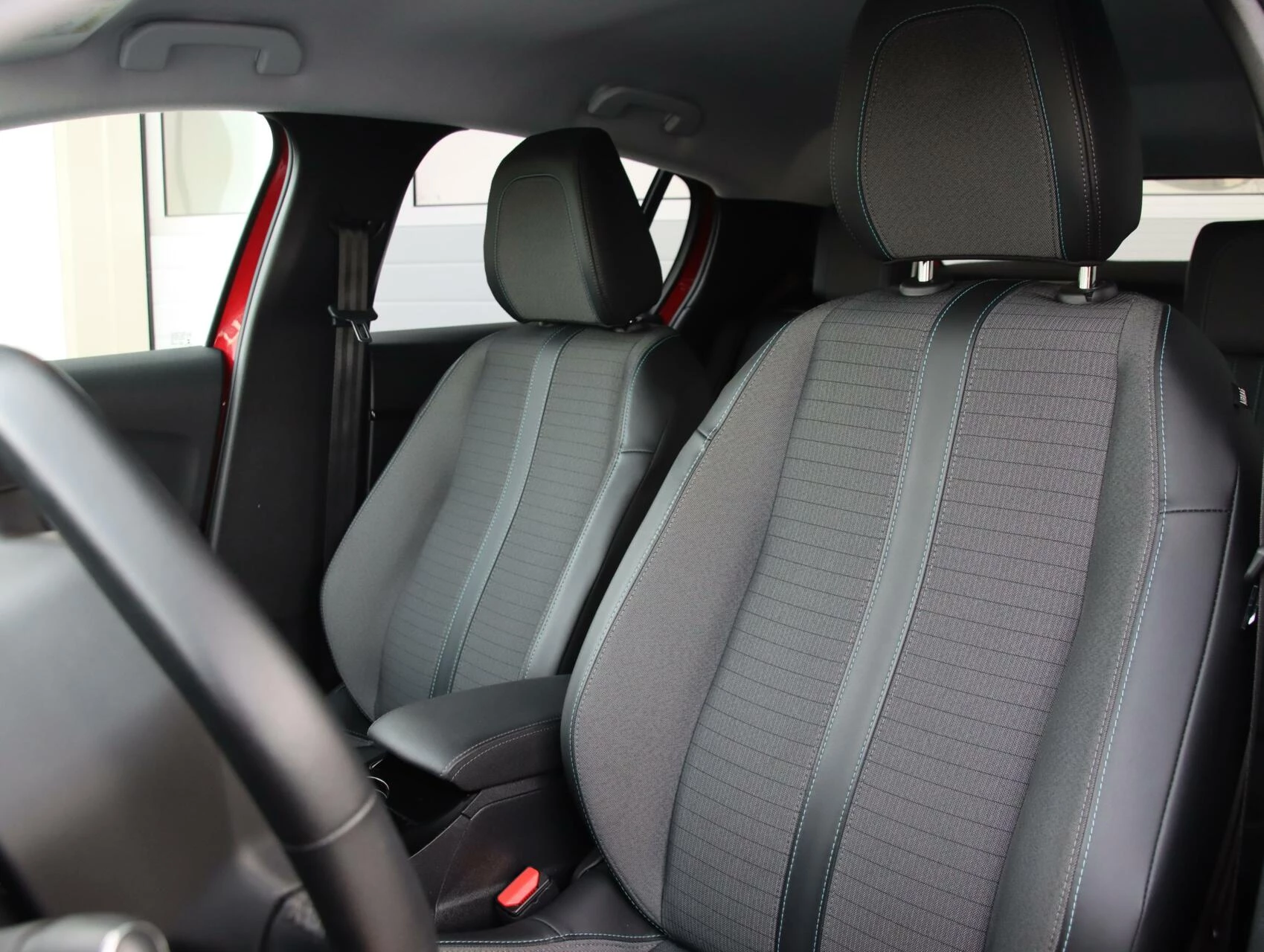 Hoofdafbeelding Peugeot e-208